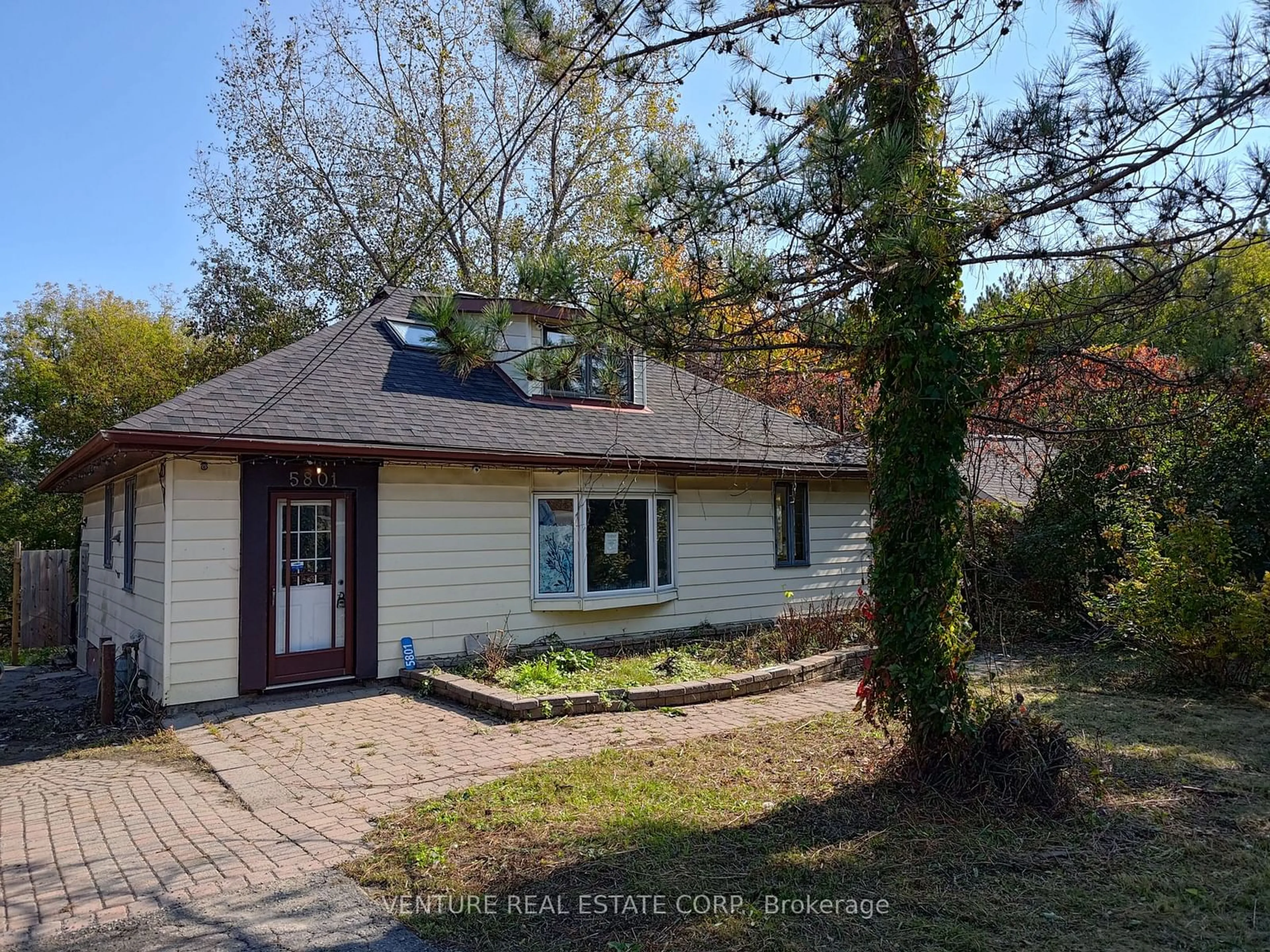 Frontside or backside of a home, cottage for 5801 Bank St, Greely - Metcalfe - Osgoode Ontario K4P 1B9