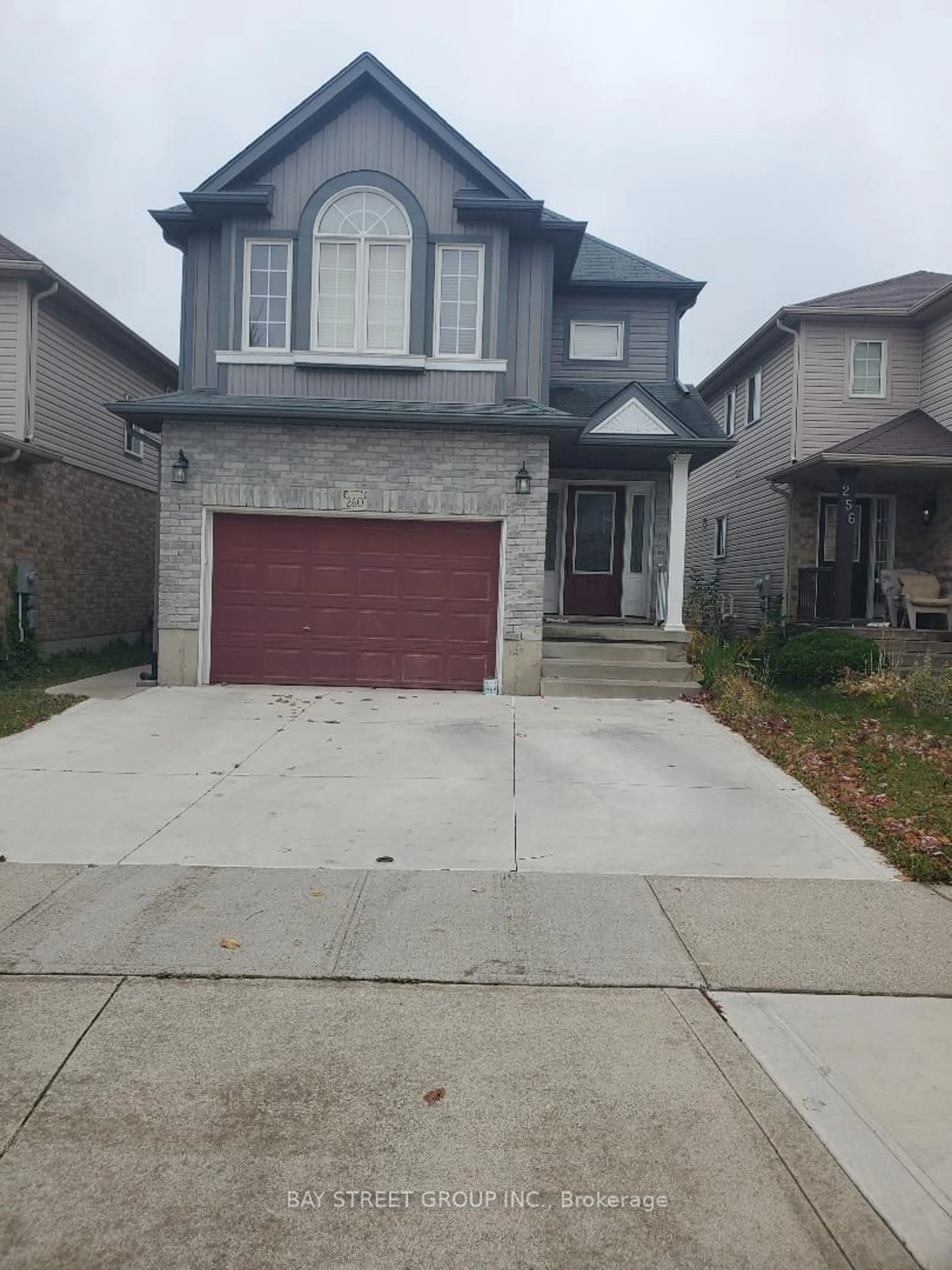 Frontside or backside of a home, the street view for 260 Lemon Grass Cres, Kitchener Ontario N2N 3R5