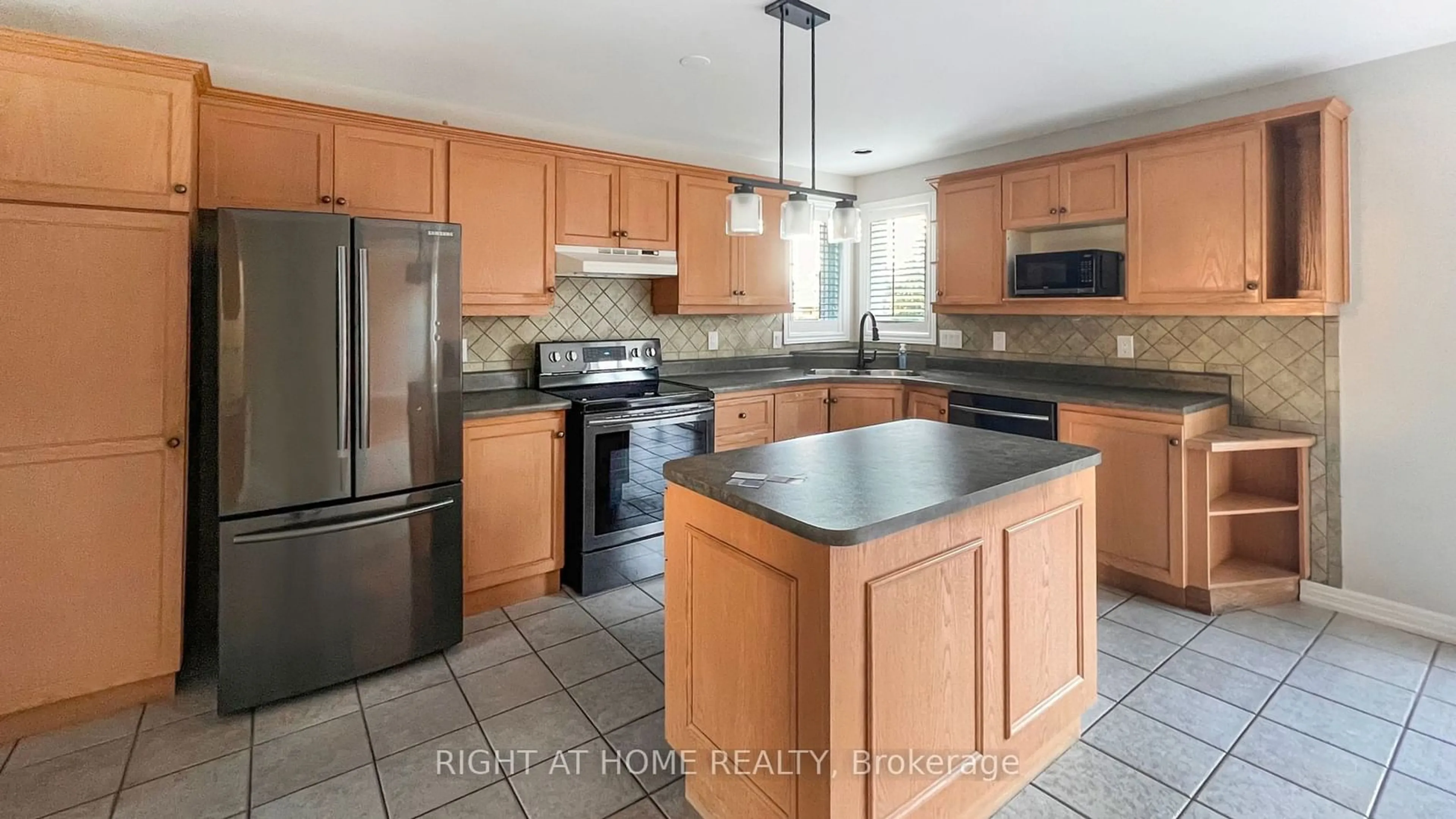 Open concept kitchen for 70 Tallman St, Hamilton Ontario L8E 4V9