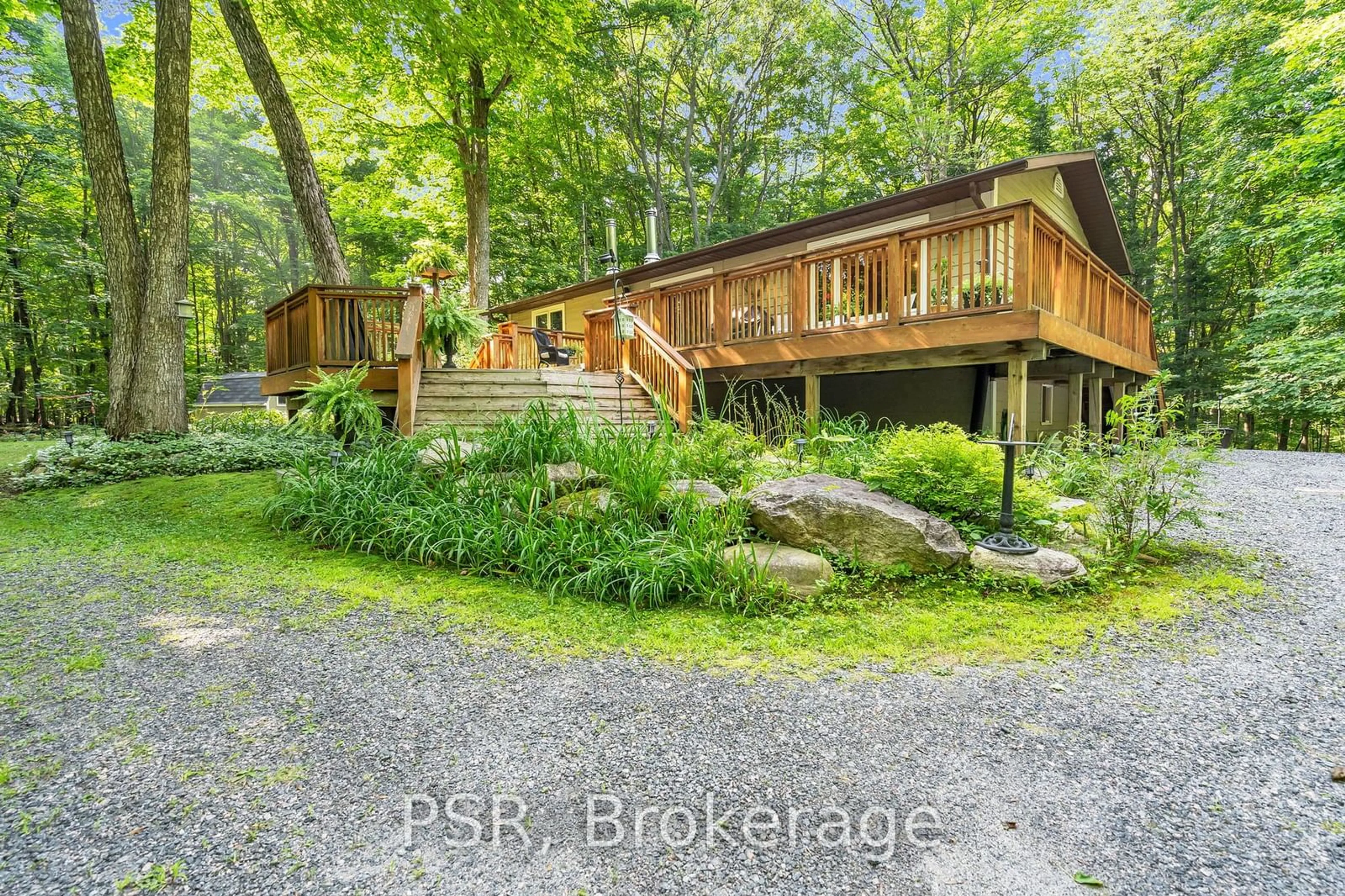 Frontside or backside of a home, cottage for 1047 Sands Rd, Muskoka Lakes Ontario P0B 1J0