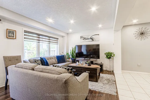 Additional property image - 250 Apple Hill Cres