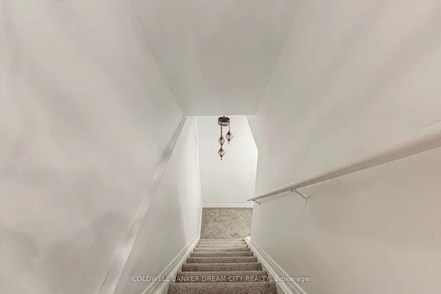 Additional property image - 250 Apple Hill Cres