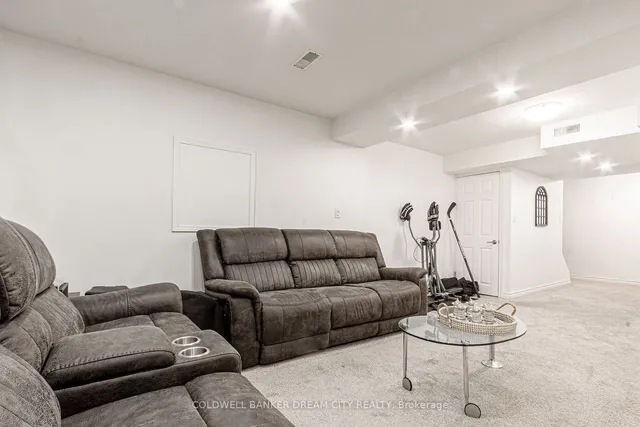 Additional property image - 250 Apple Hill Cres