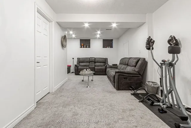 Additional property image - 250 Apple Hill Cres