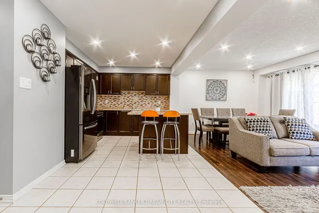 Additional property image - 250 Apple Hill Cres