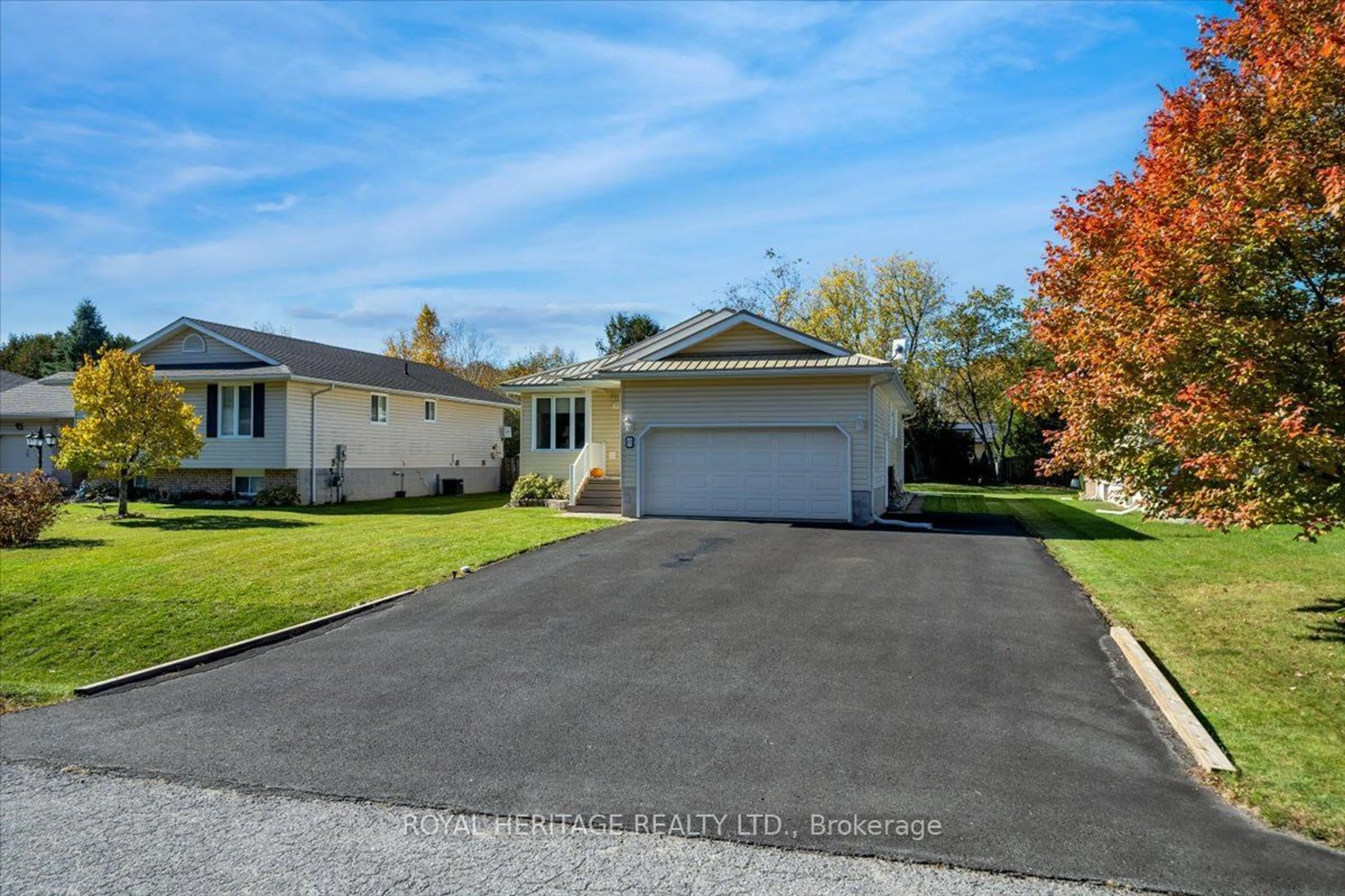 Frontside or backside of a home, the street view for 27 South Maloney St, Marmora and Lake Ontario K0K 2M0