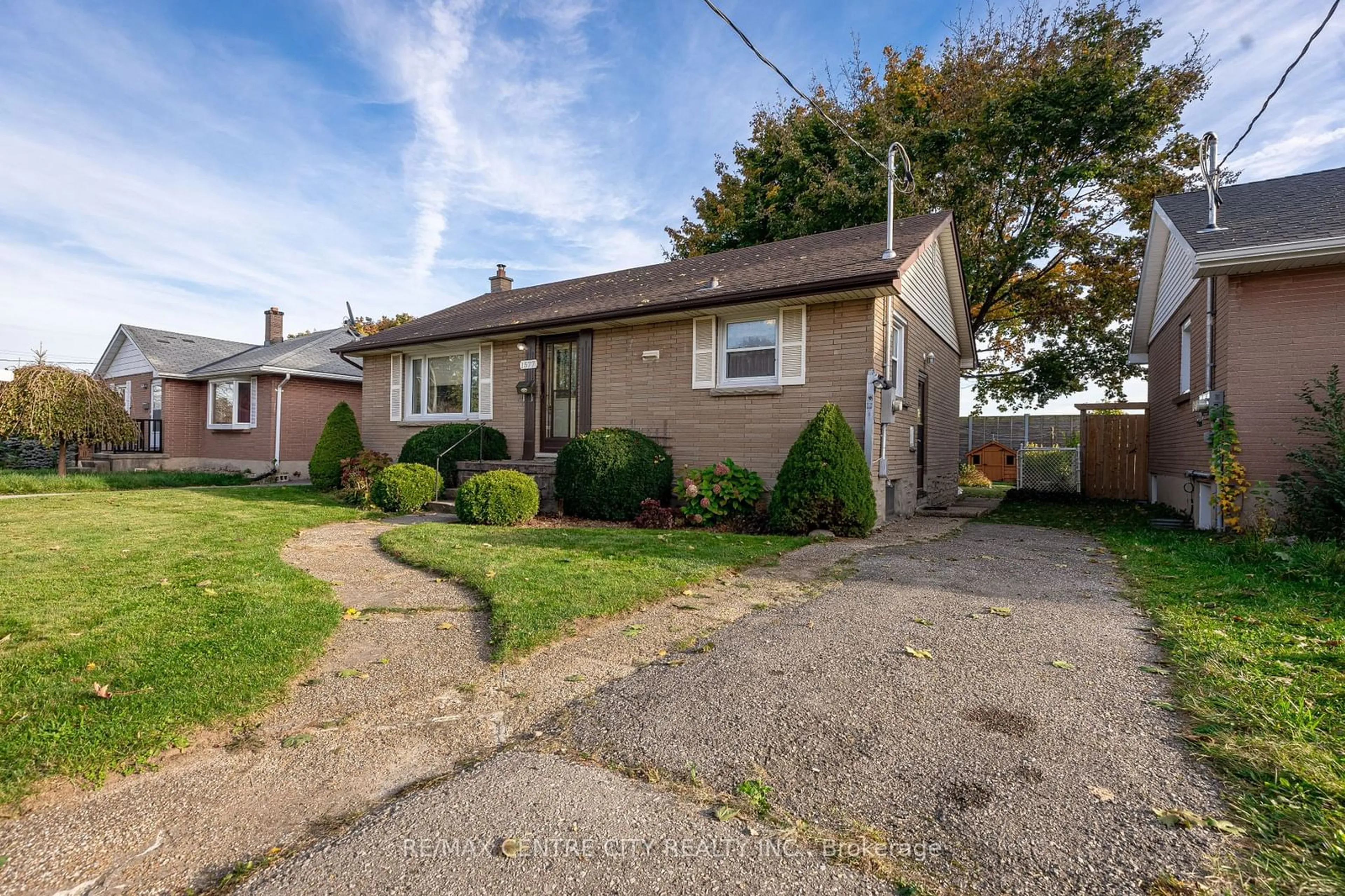 Frontside or backside of a home, cottage for 1577 Hansuld St, London Ontario N5V 1Y4