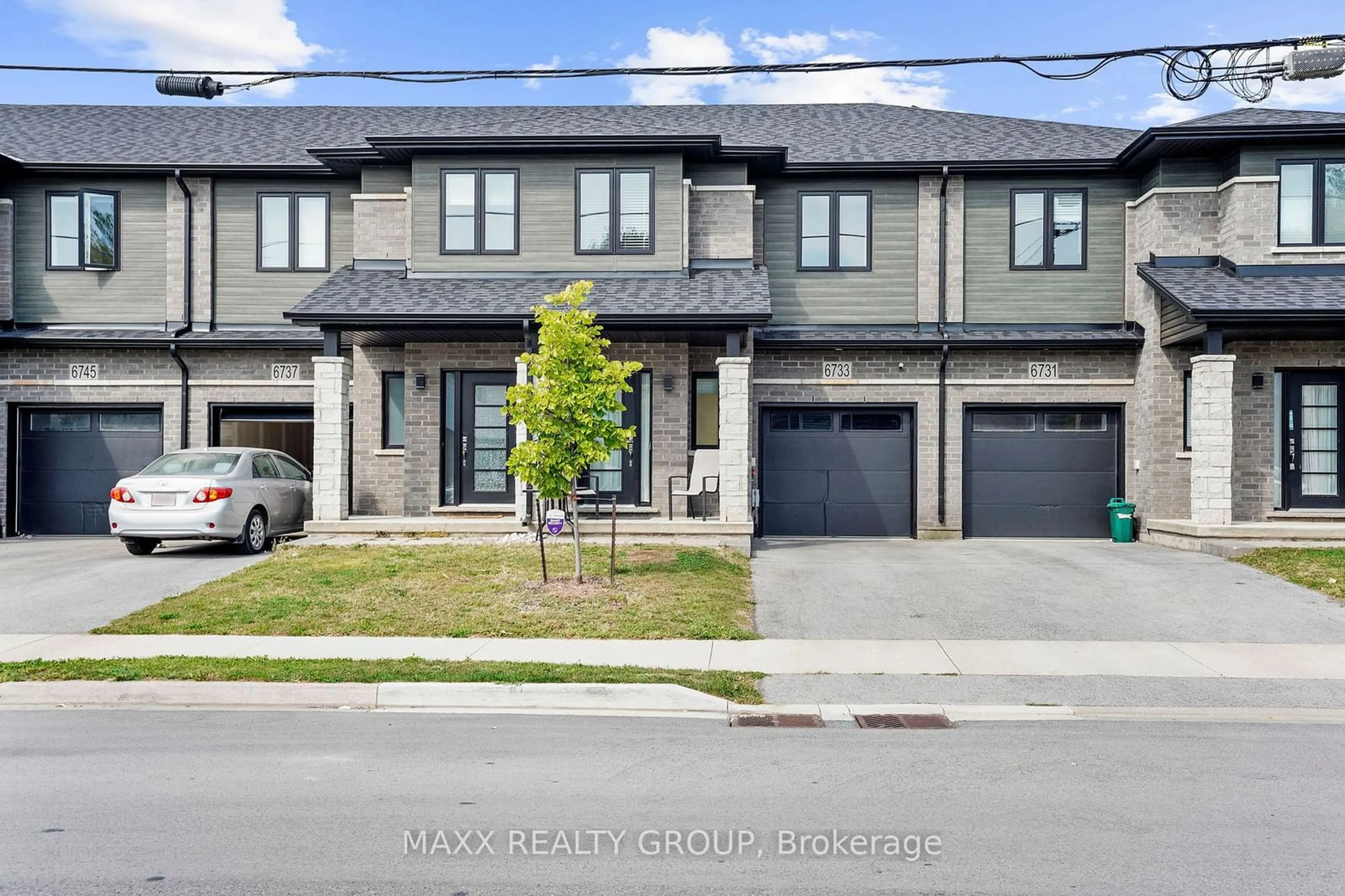 A pic from exterior of the house or condo, the street view for 6733 Cropp St, Niagara Falls Ontario L2E 0B7