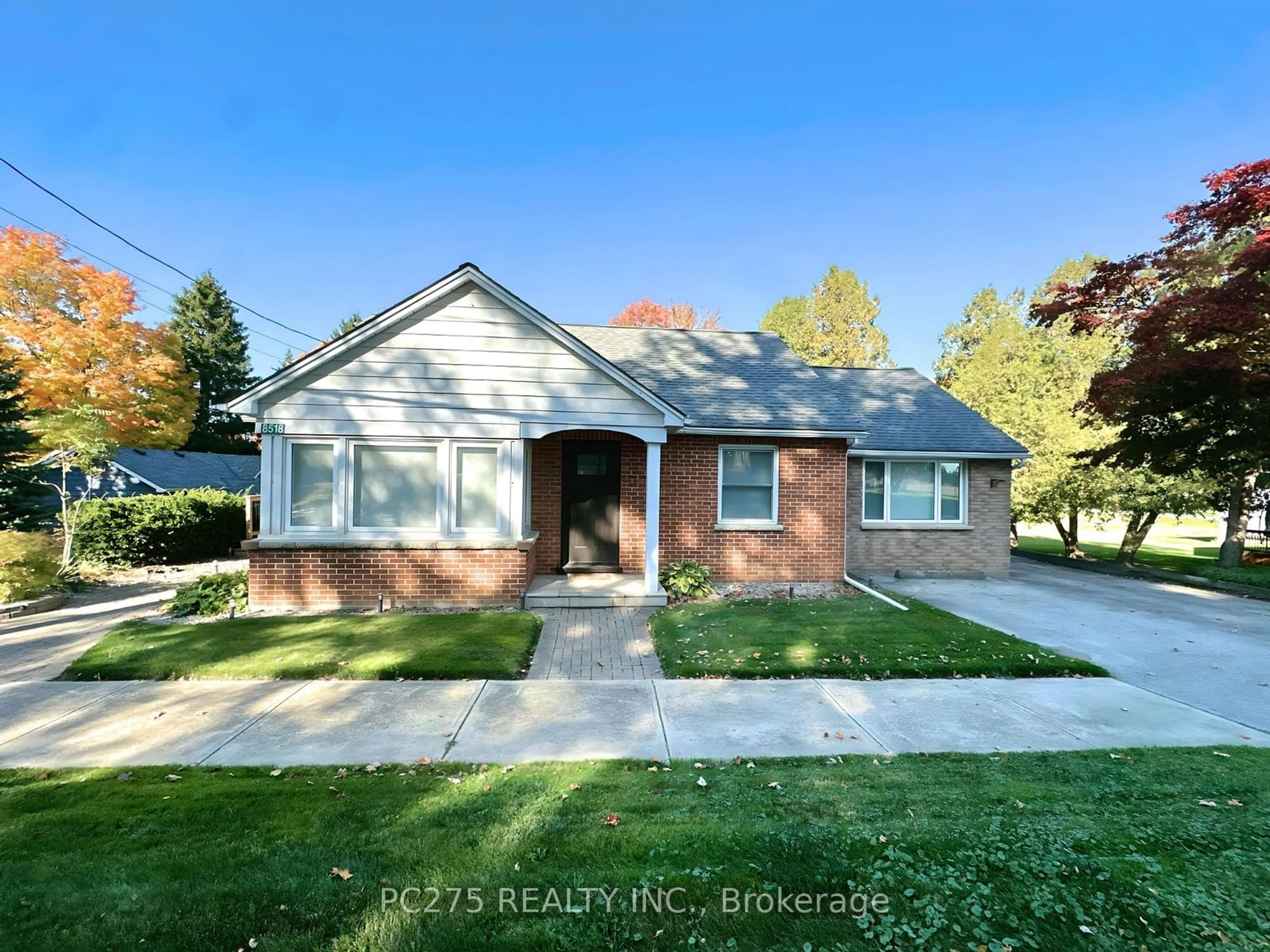 Frontside or backside of a home, the street view for 8518 Townsend Line, Lambton Shores Ontario N0M 1B0