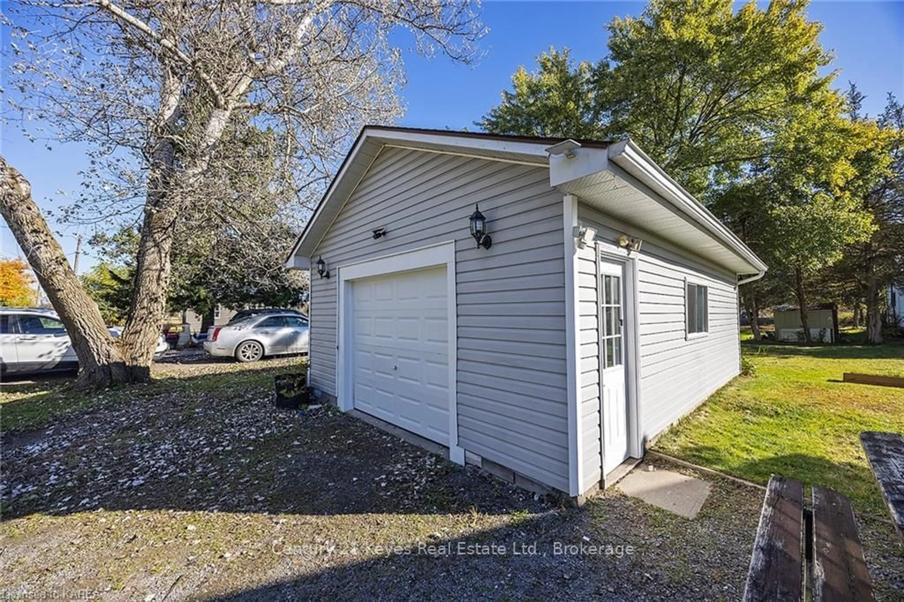 Indoor garage, unknown floor for 27 KING STREET, Leeds and the Thousand Islands Ontario K0E 1L0