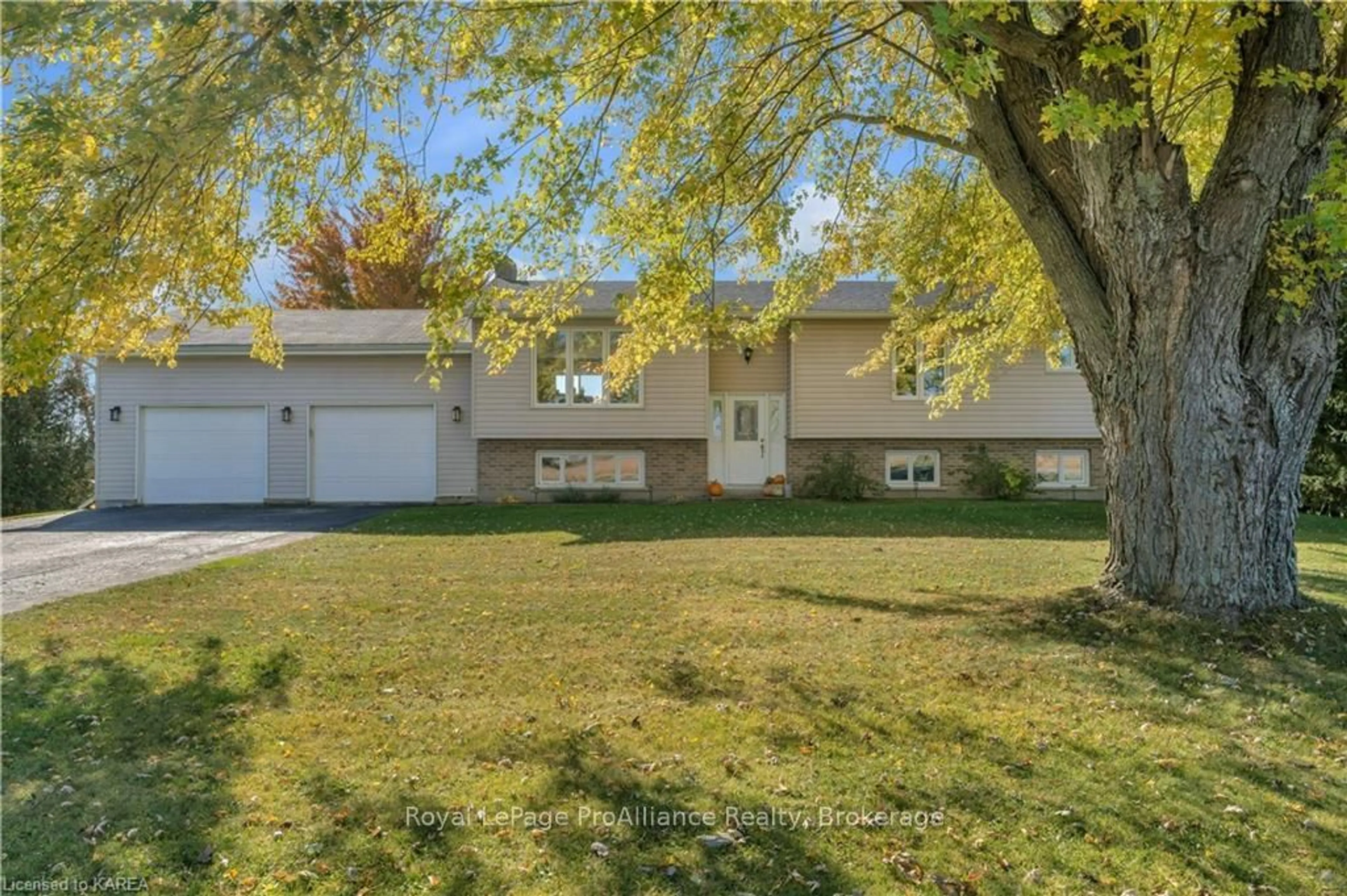 A pic from exterior of the house or condo, the street view for 1376 EDEN GROVE Rd, Leeds & Grenville Ontario K0E 1L0