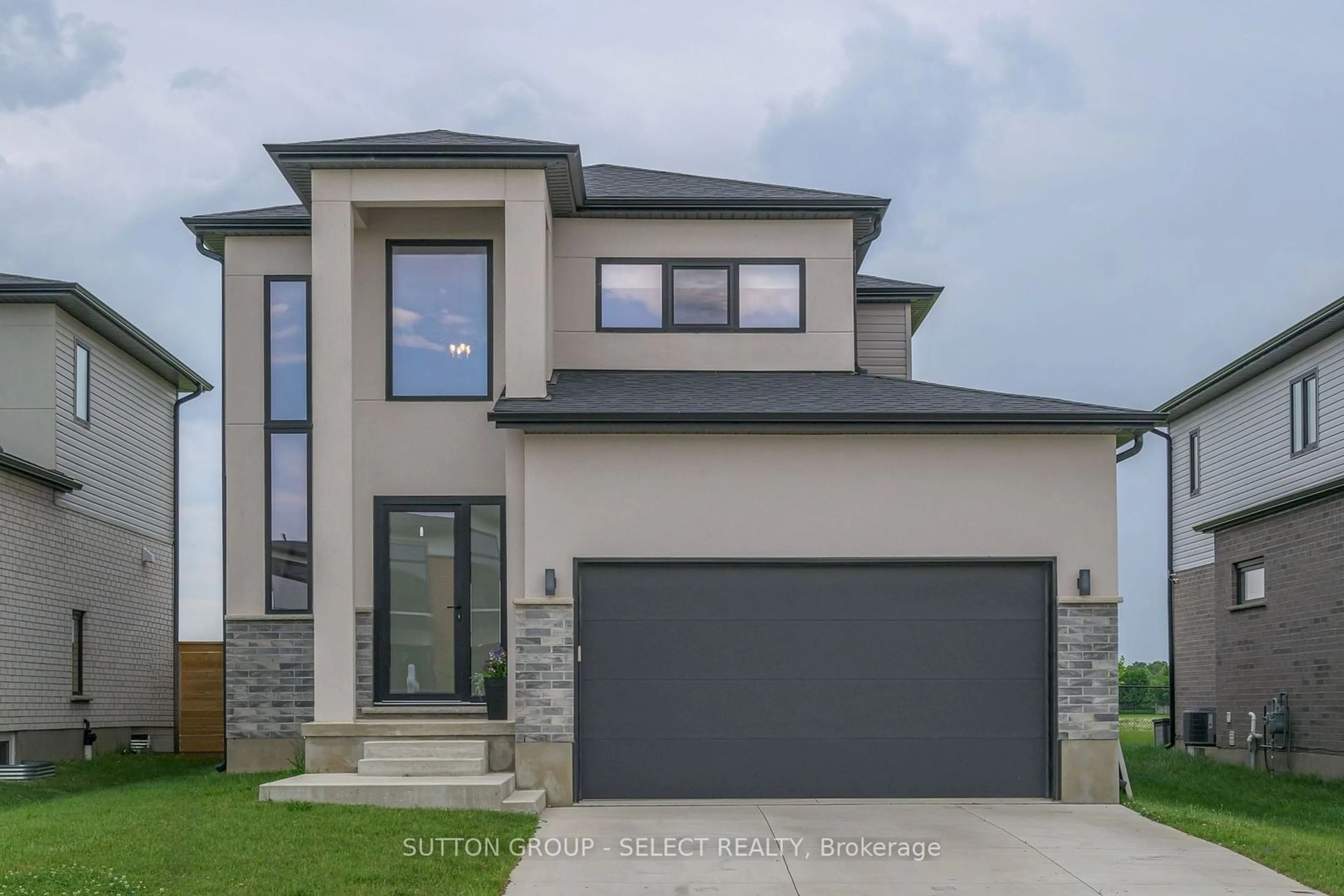 Frontside or backside of a home, the street view for 132 Crestview Dr, Middlesex Centre Ontario N0L 1R0