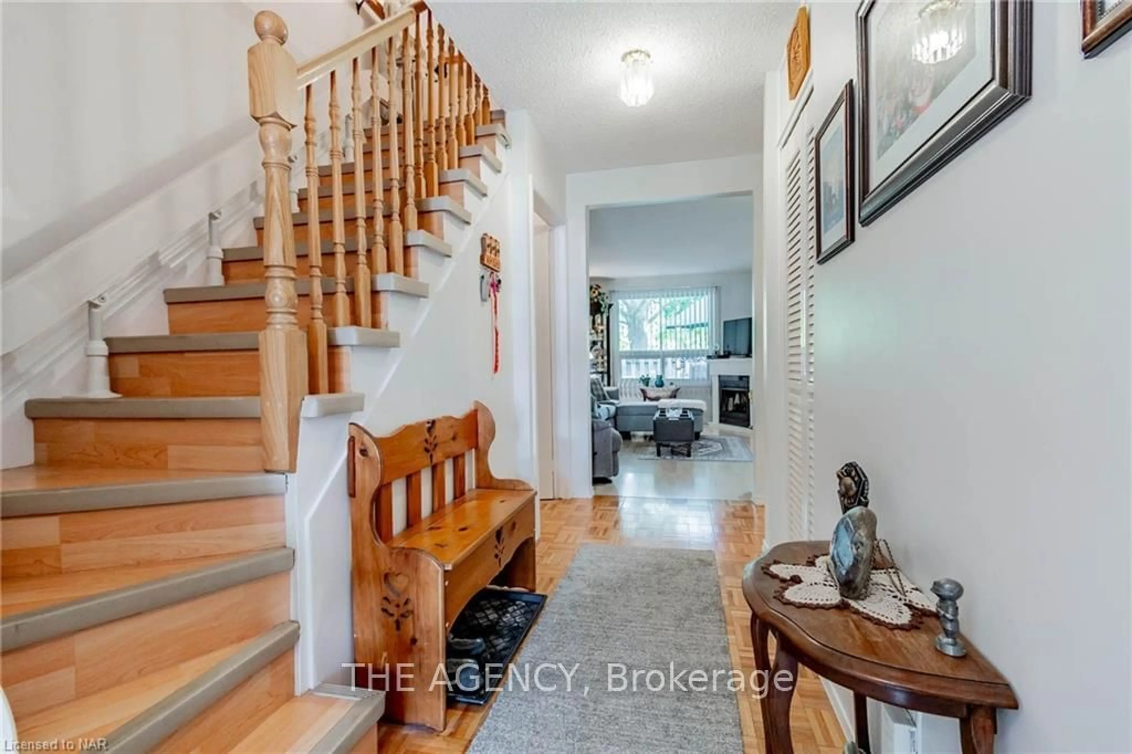 Indoor entryway, wood floors for 64 FORSTER St #2, St. Catharines Ontario L2N 6T5