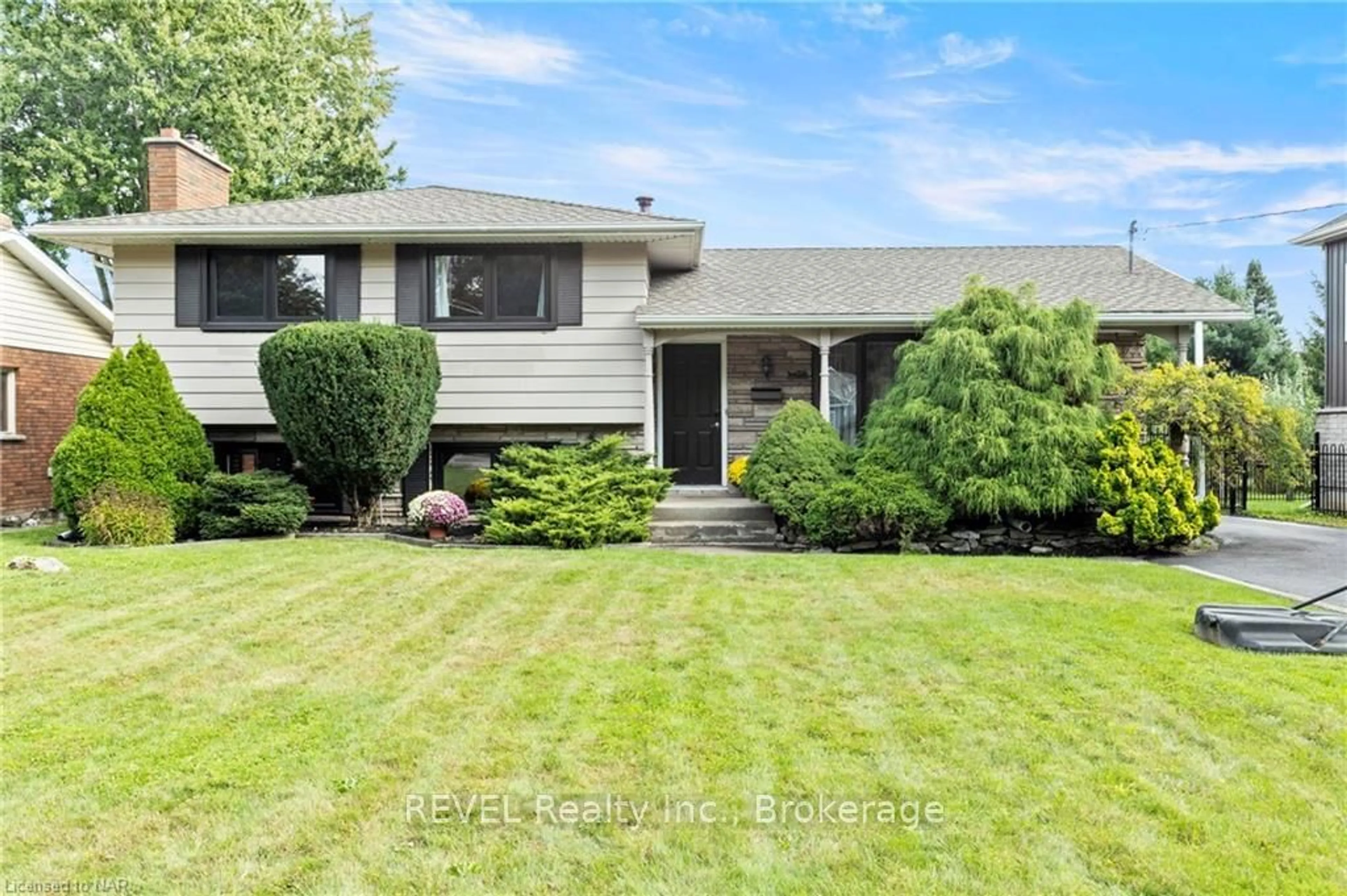 Frontside or backside of a home, the fenced backyard for 2978 ST. PAUL Ave, Niagara Falls Ontario L2J 2L6