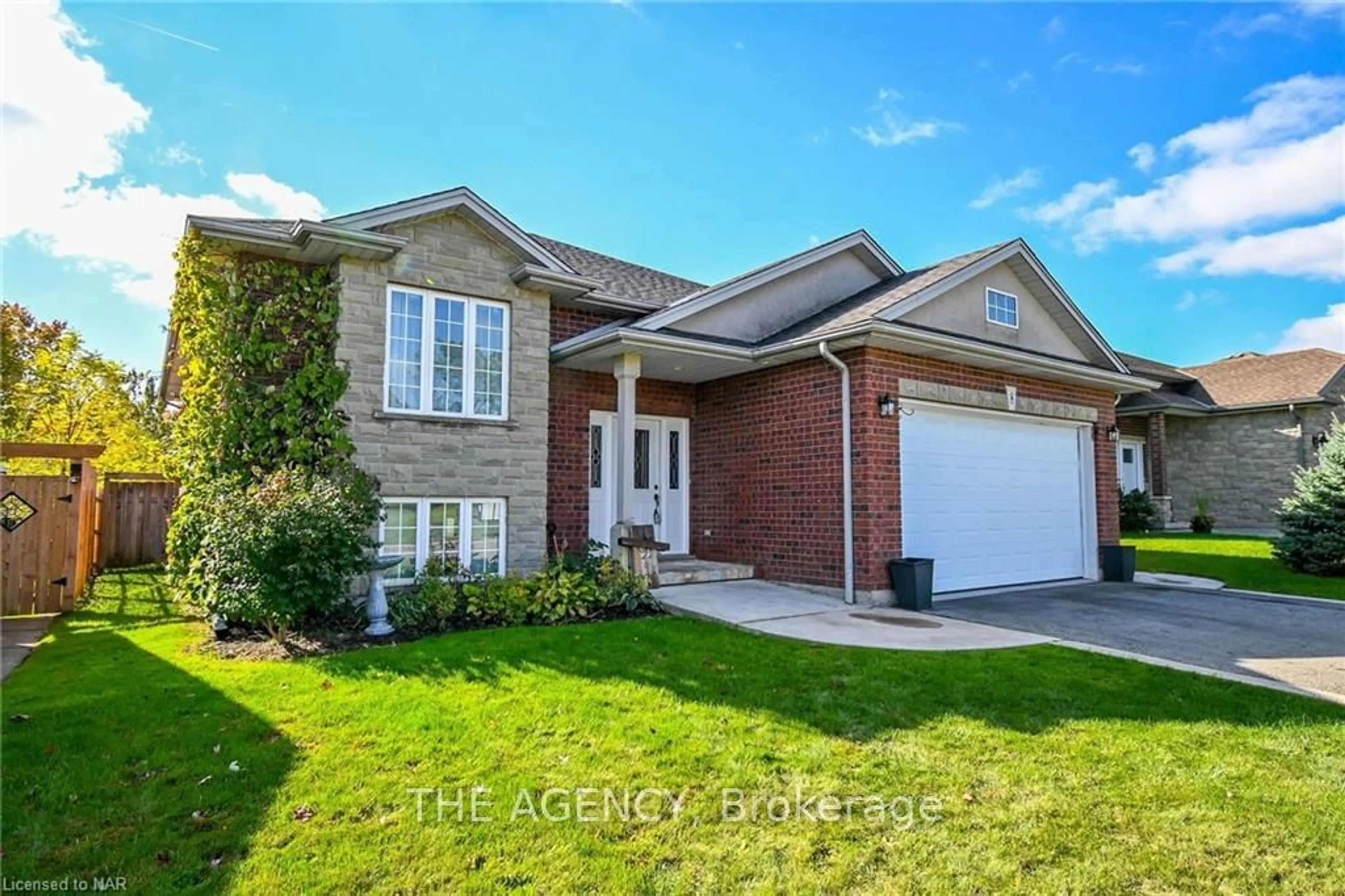 Frontside or backside of a home, the street view for 8 HILLCREST Rd, Port Colborne Ontario L3K 6B2