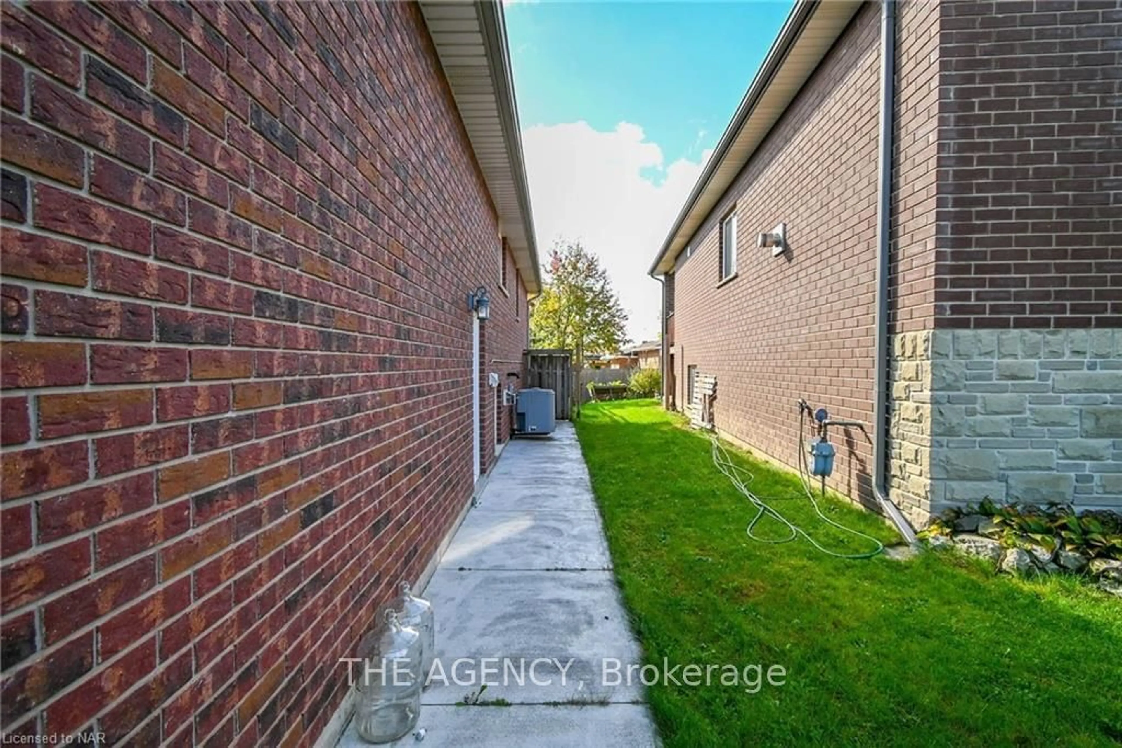 Other indoor space, cement floor for 8 HILLCREST Rd, Port Colborne Ontario L3K 6B2