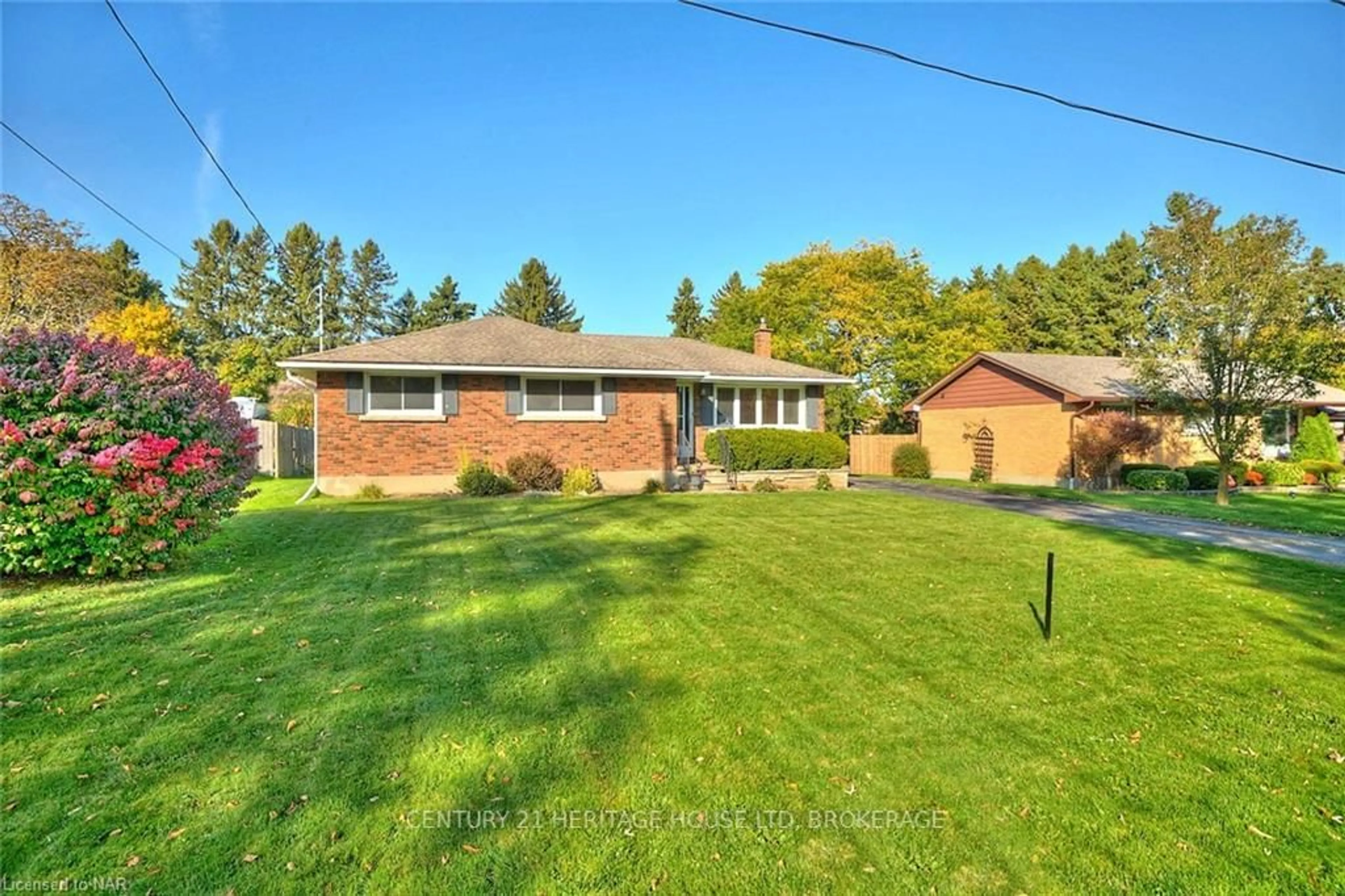 Frontside or backside of a home, cottage for 5 CHERRYWOOD Ave, Pelham Ontario L0S 1E3