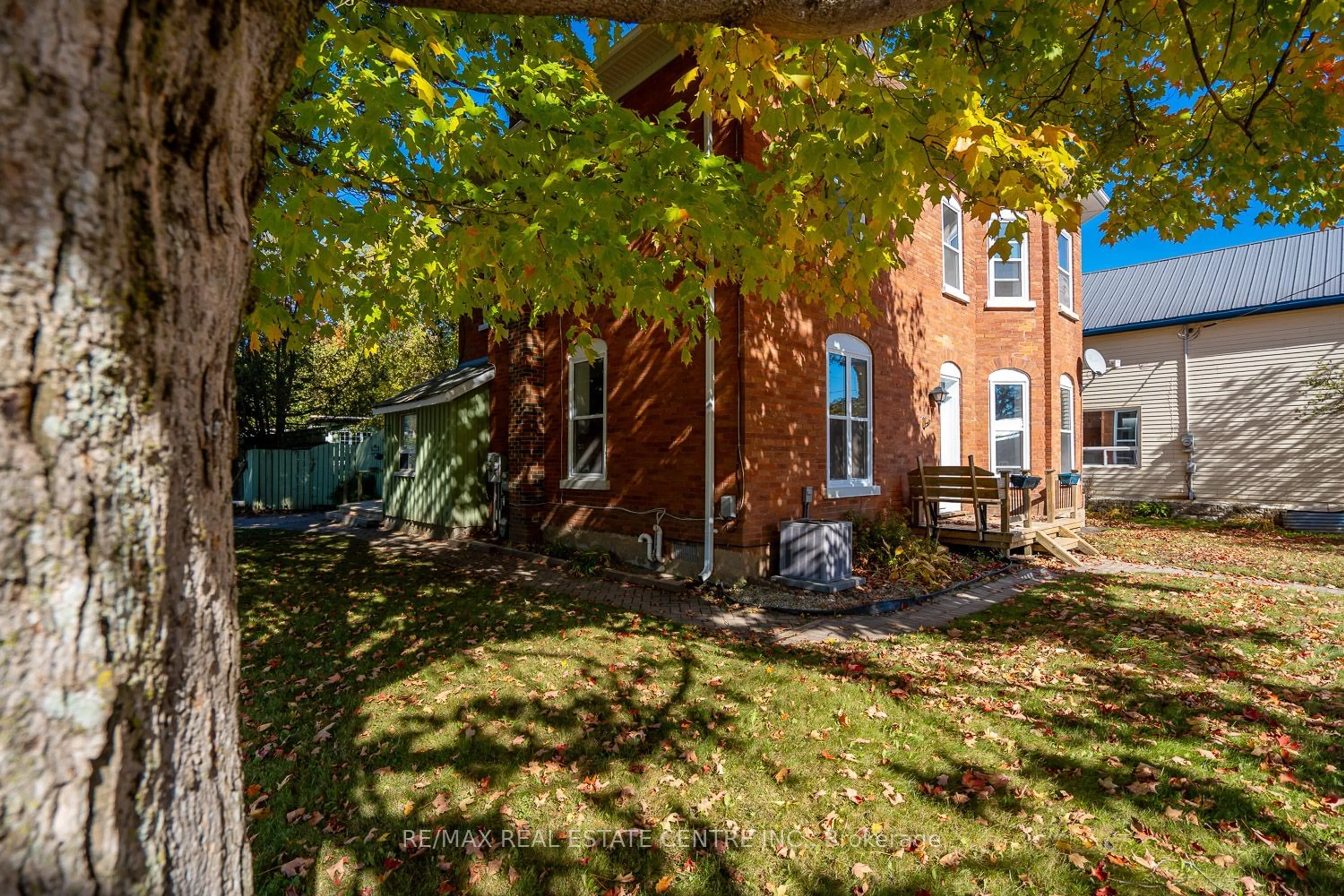 A pic from exterior of the house or condo, the fenced backyard for 154 Main St, Shelburne Ontario L0N 1S3