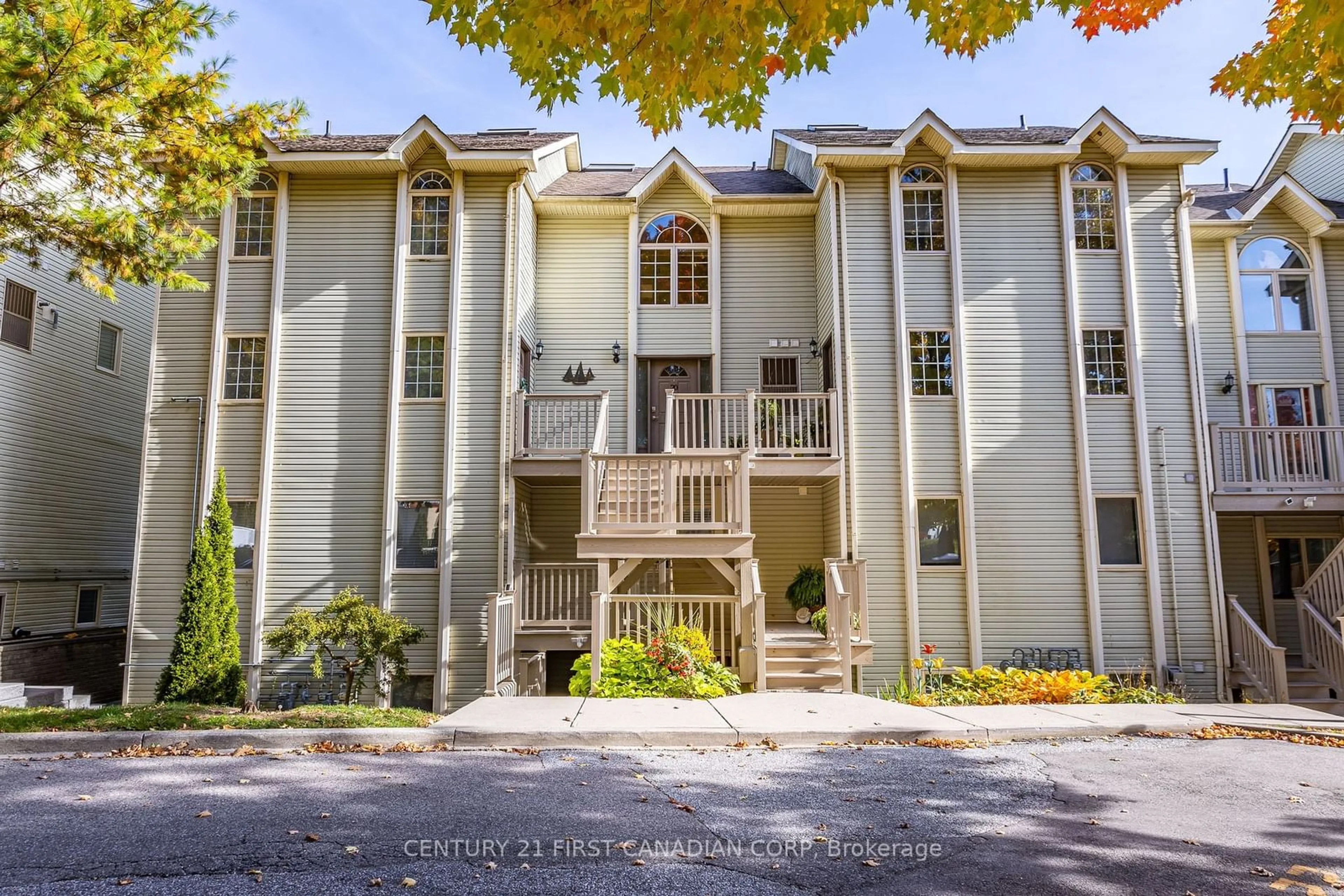 A pic from exterior of the house or condo, the front or back of building for 40 Ontario St #20, Lambton Shores Ontario N0M 1T0