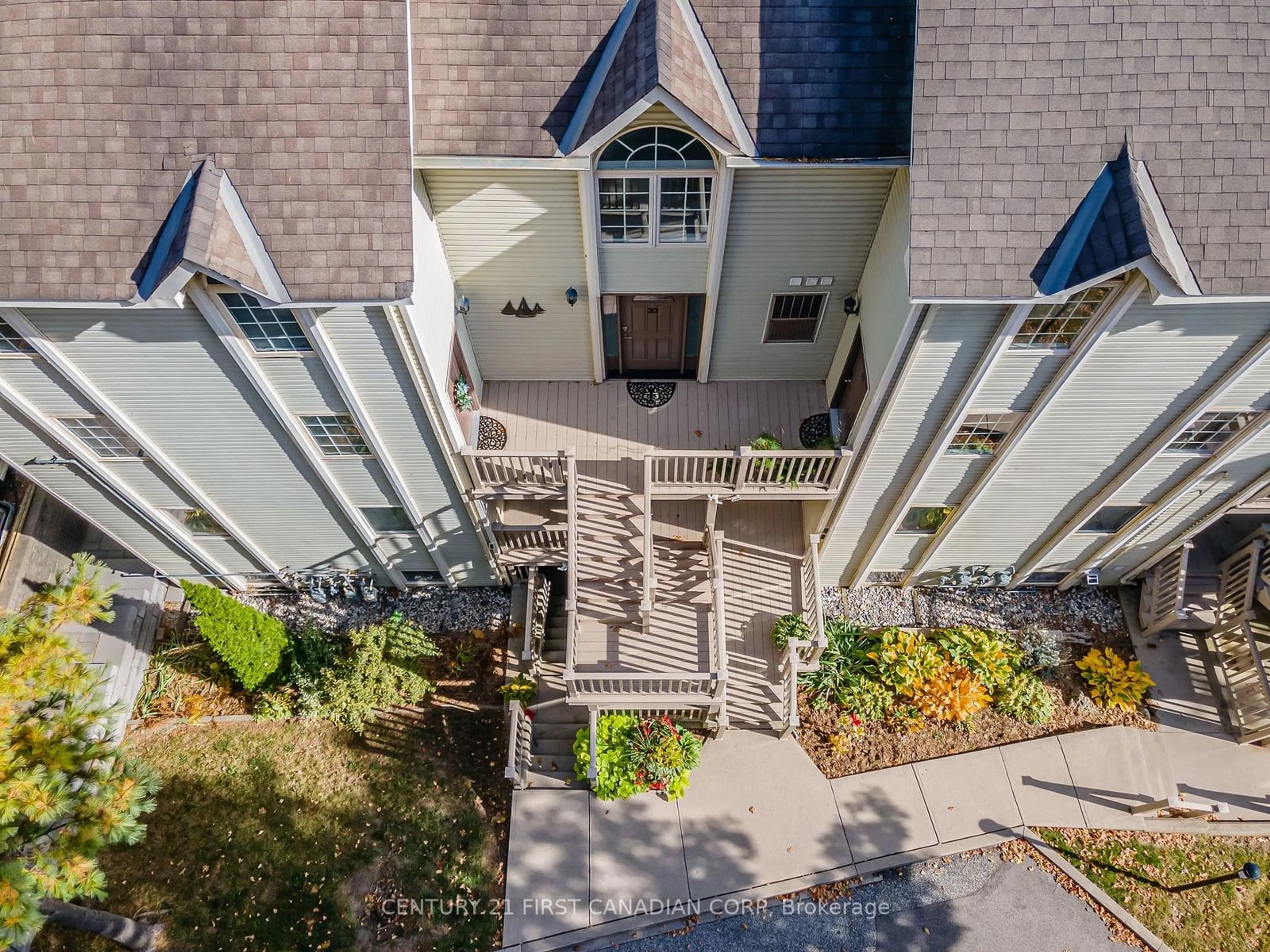 Frontside or backside of a home, the front or back of building for 40 Ontario St #20, Lambton Shores Ontario N0M 1T0