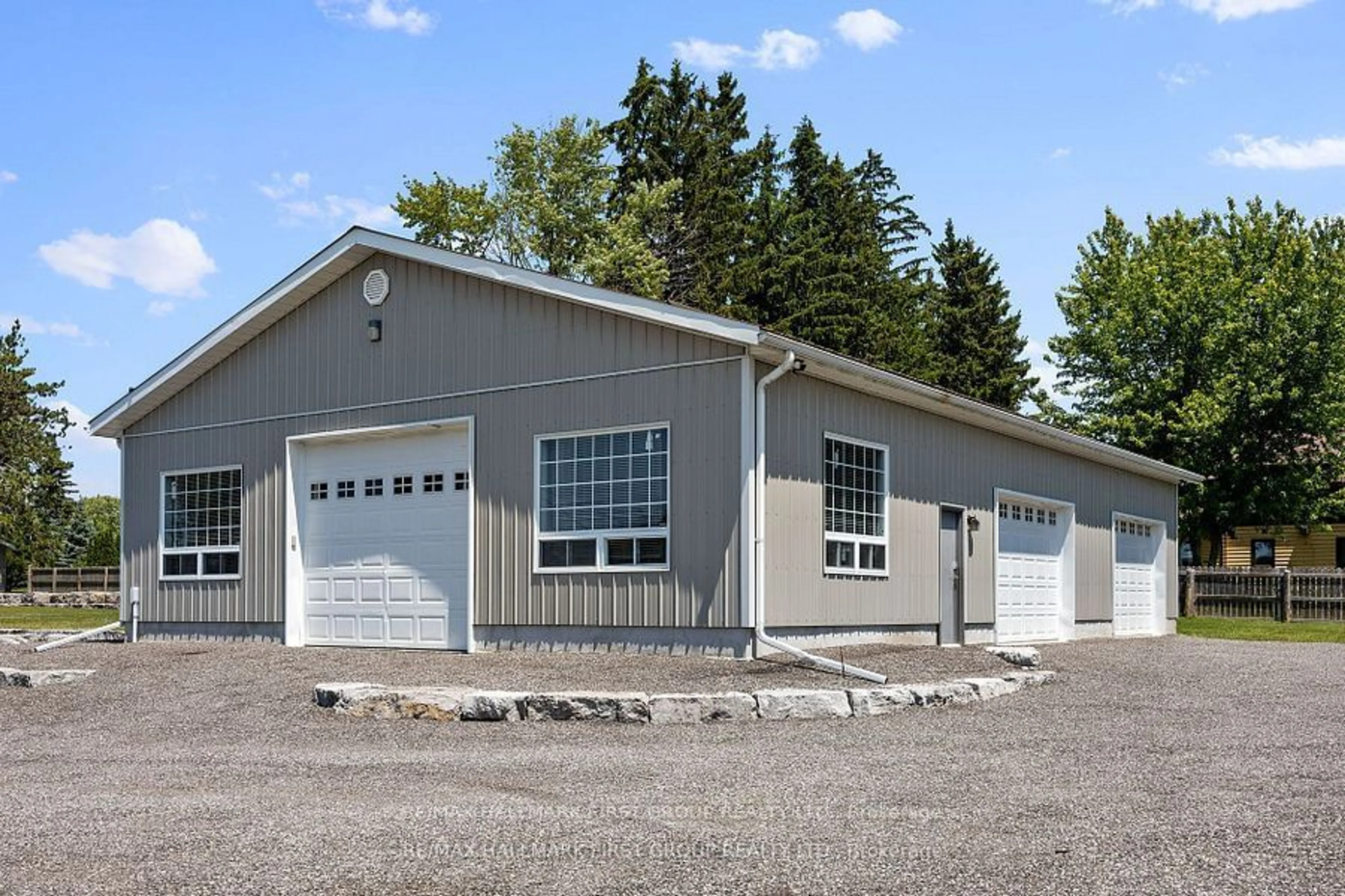 Indoor garage, cement floor for 20 Hilltop Crt, Kawartha Lakes Ontario K0L 2W0