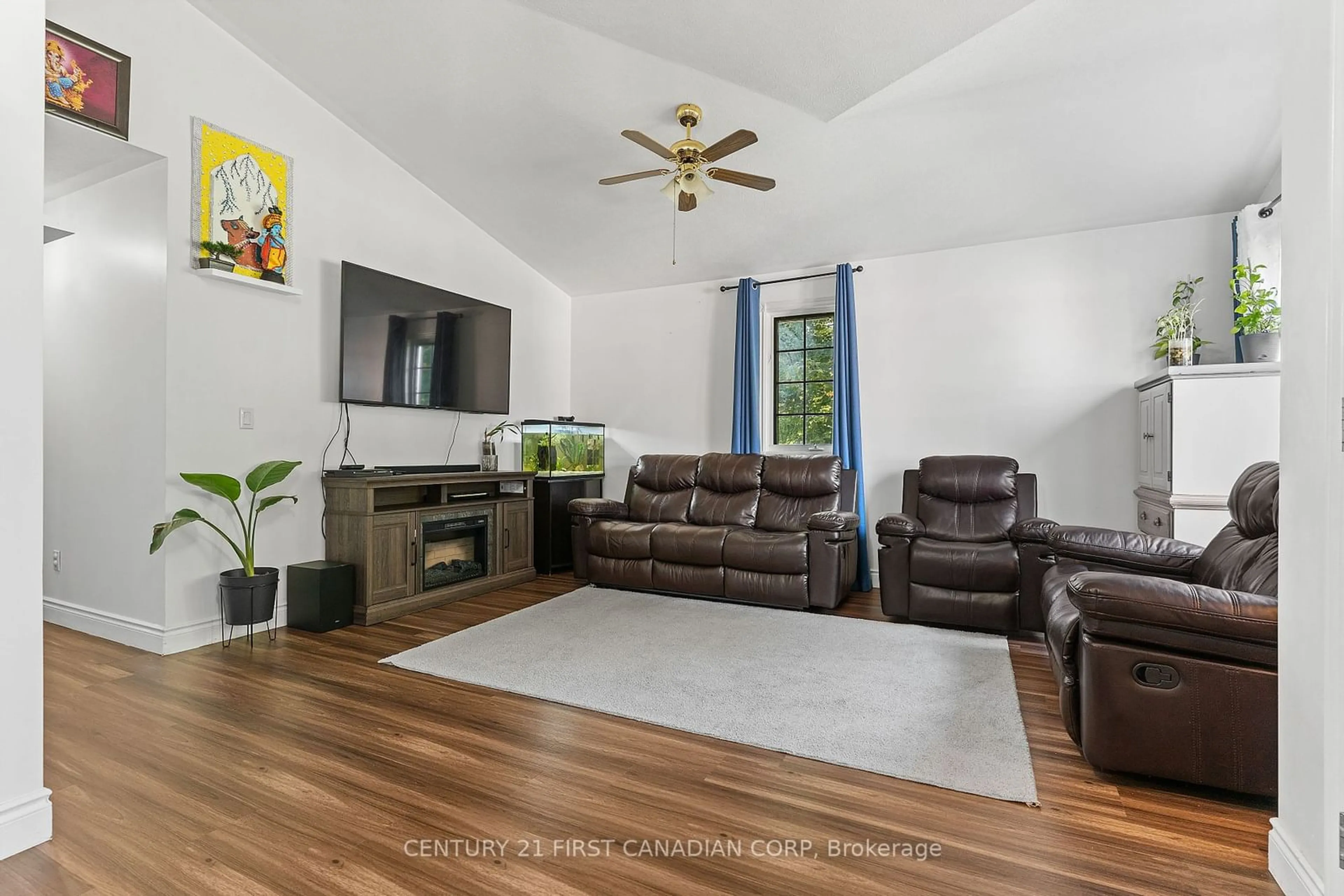 Living room, wood floors for 38 St. Michael's St, Norfolk Ontario N4B 3C8