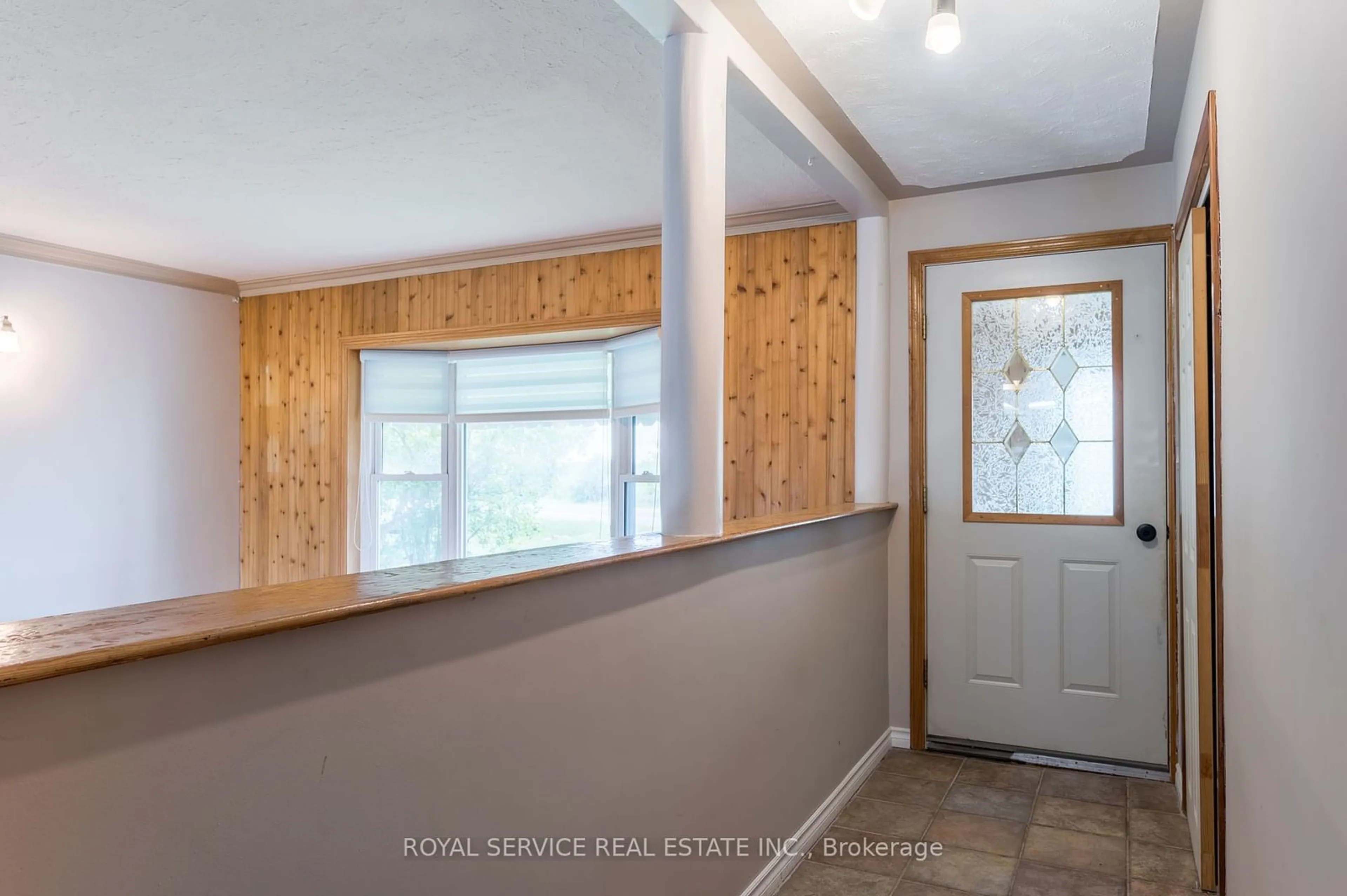 Indoor entryway, wood floors for 3991 Wallace Point Rd, Otonabee-South Monaghan Ontario K9J 0E4