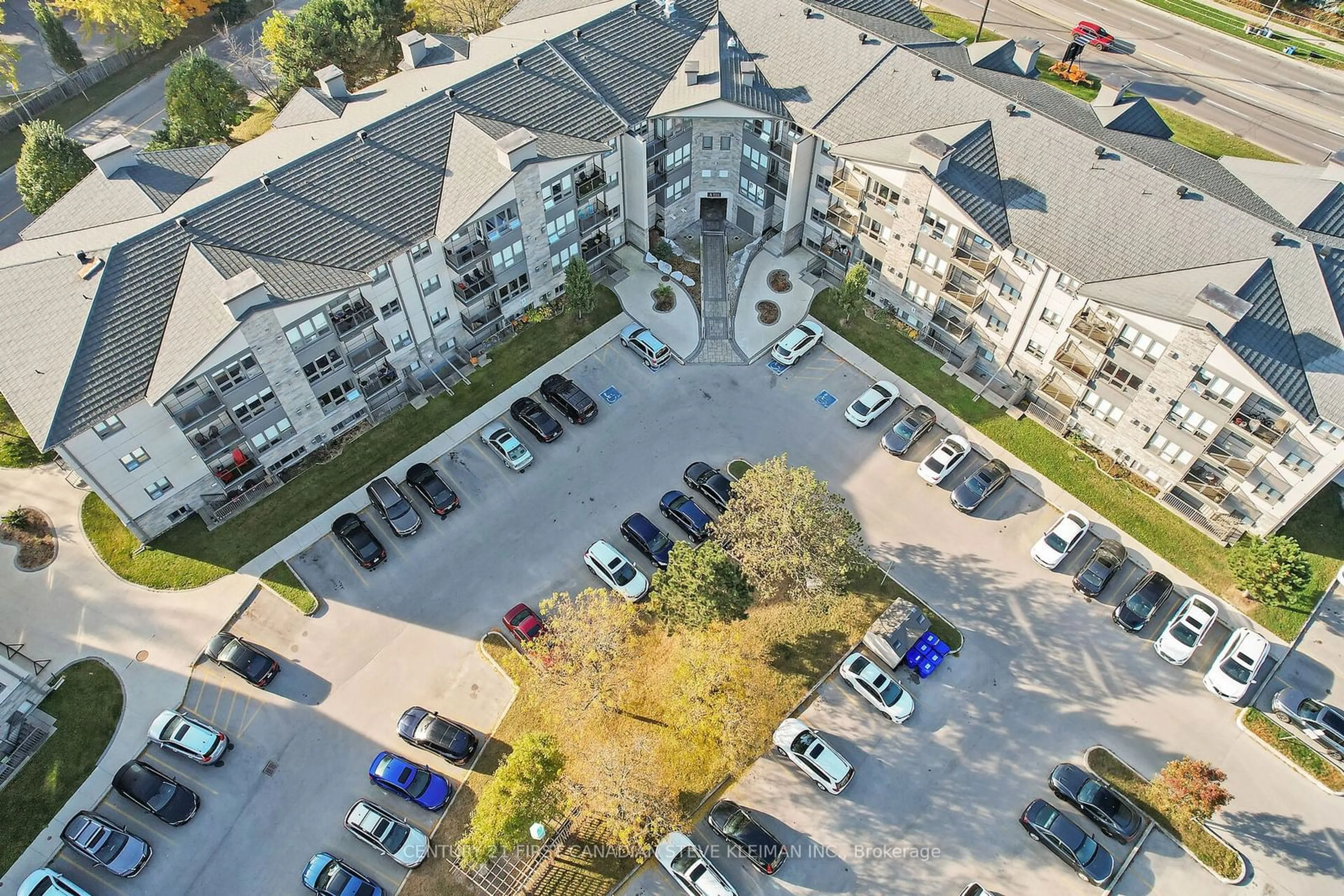 A pic from exterior of the house or condo, the front or back of building for 5 Jacksway Cres #103, London Ontario N5X 3T6