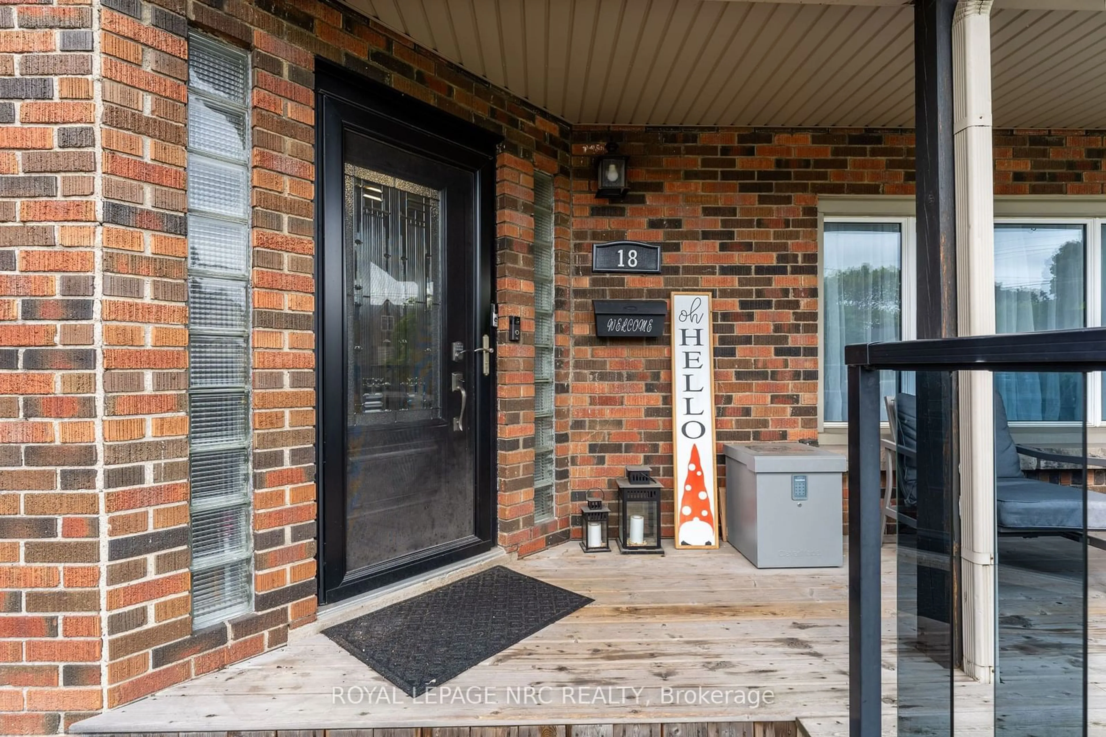 Home with brick exterior material for 18 Irving Pl, Hamilton Ontario L8T 3R3