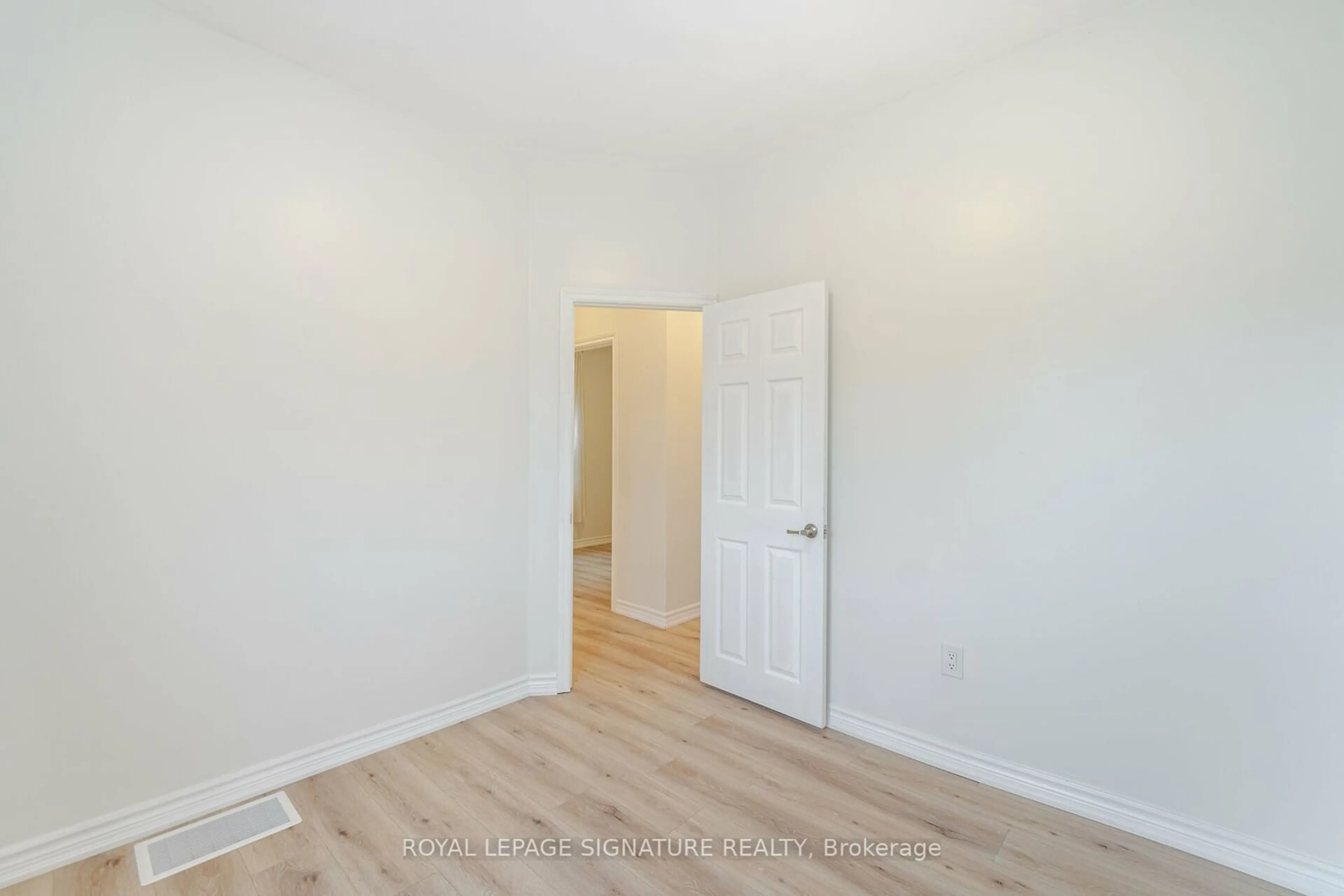 A pic of a room, wood floors for 35 Britannia Ave, Hamilton Ontario L8H 1W5