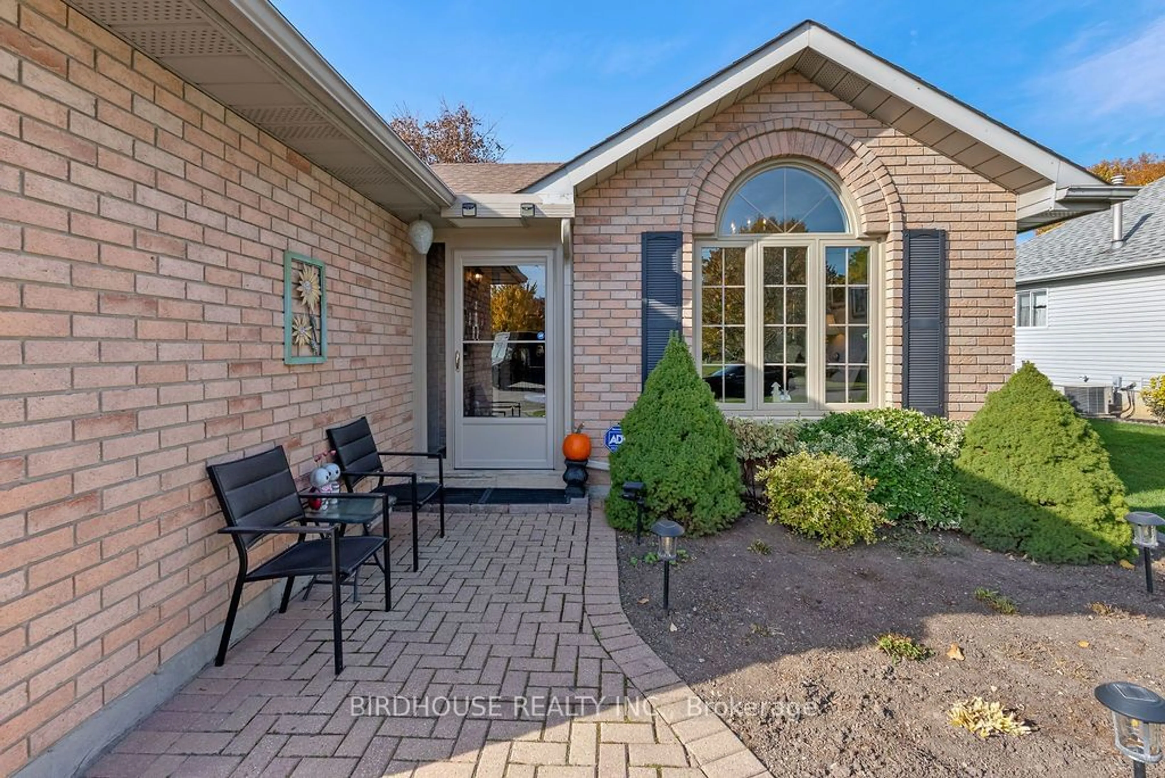 Home with brick exterior material for 166 Elgin St, Kawartha Lakes Ontario K9V 6B3