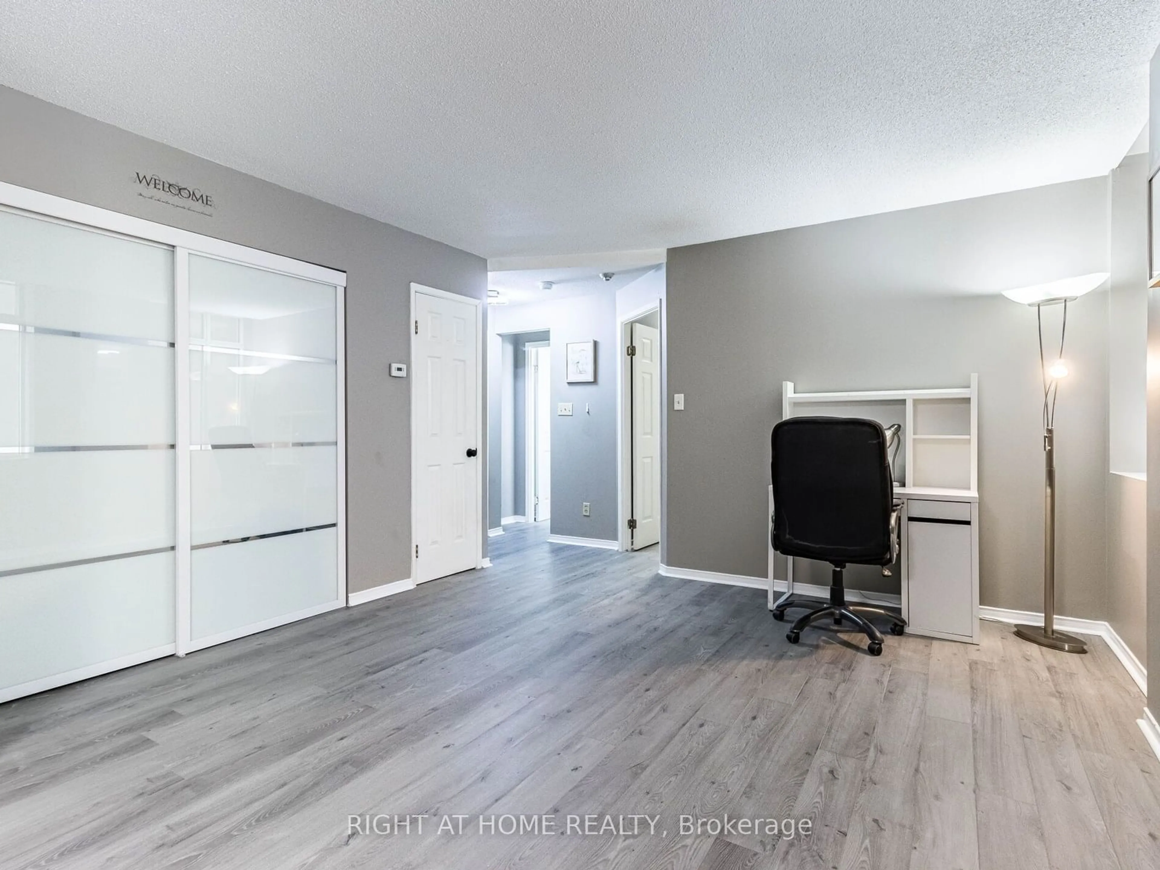 Indoor entryway, wood floors for 36 James St #303, Hamilton Ontario L8P 4W4