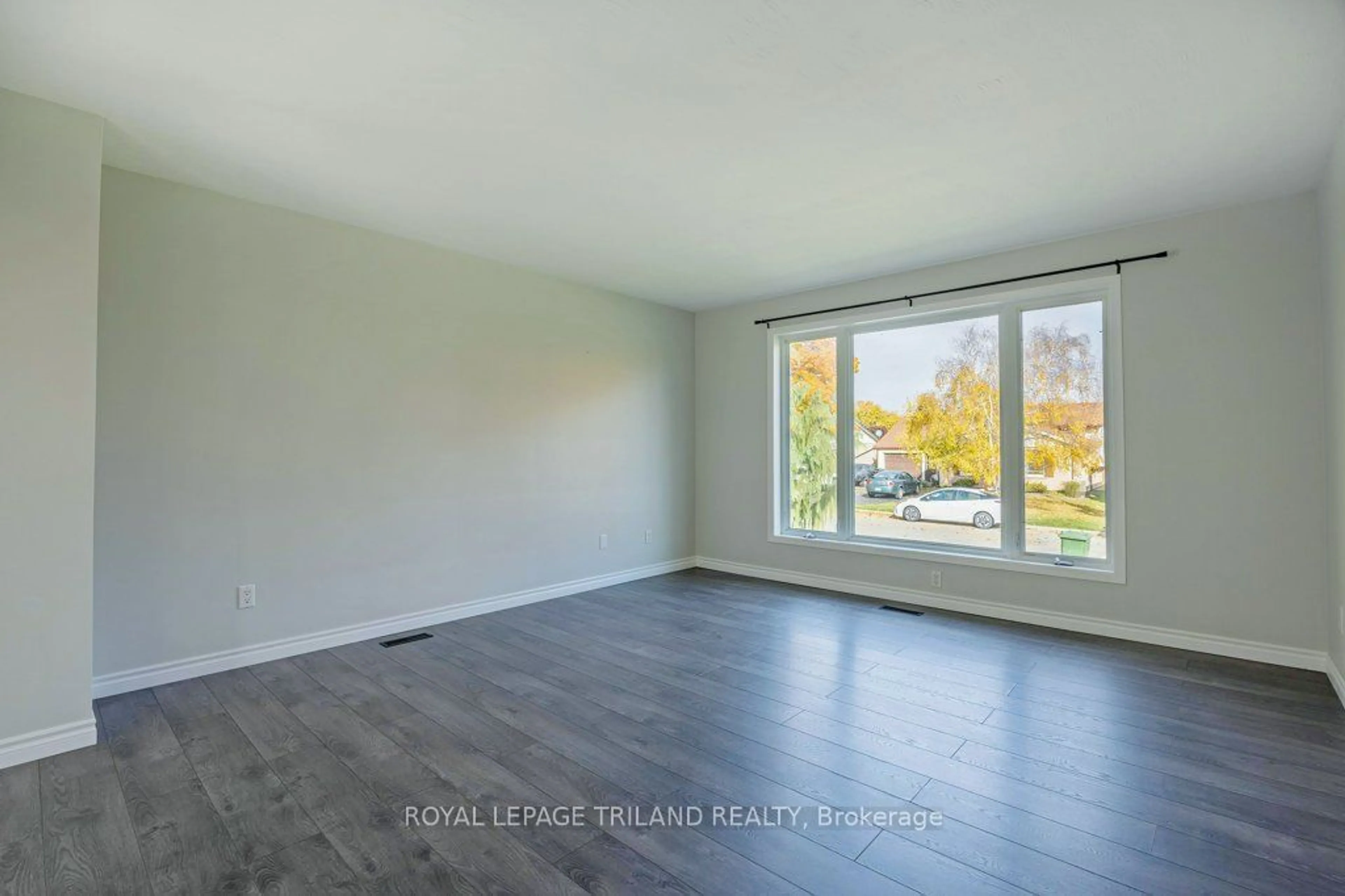 A pic of a room, wood floors for 6 Erinlea Dr, St. Thomas Ontario N5R 5N8