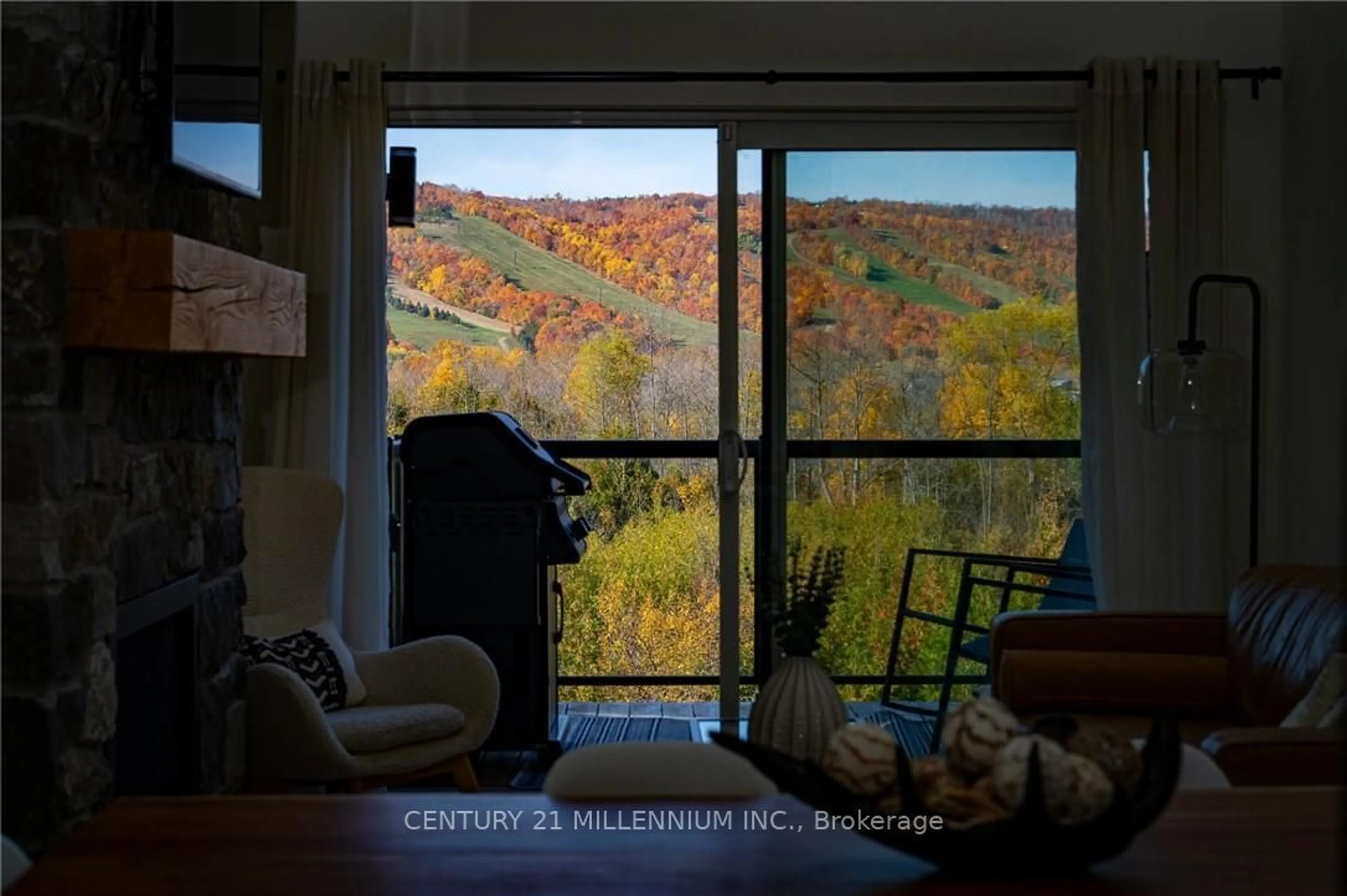 Living room, wood floors for 16 Beckwith Lane #406, Blue Mountains Ontario L9Y 3B6