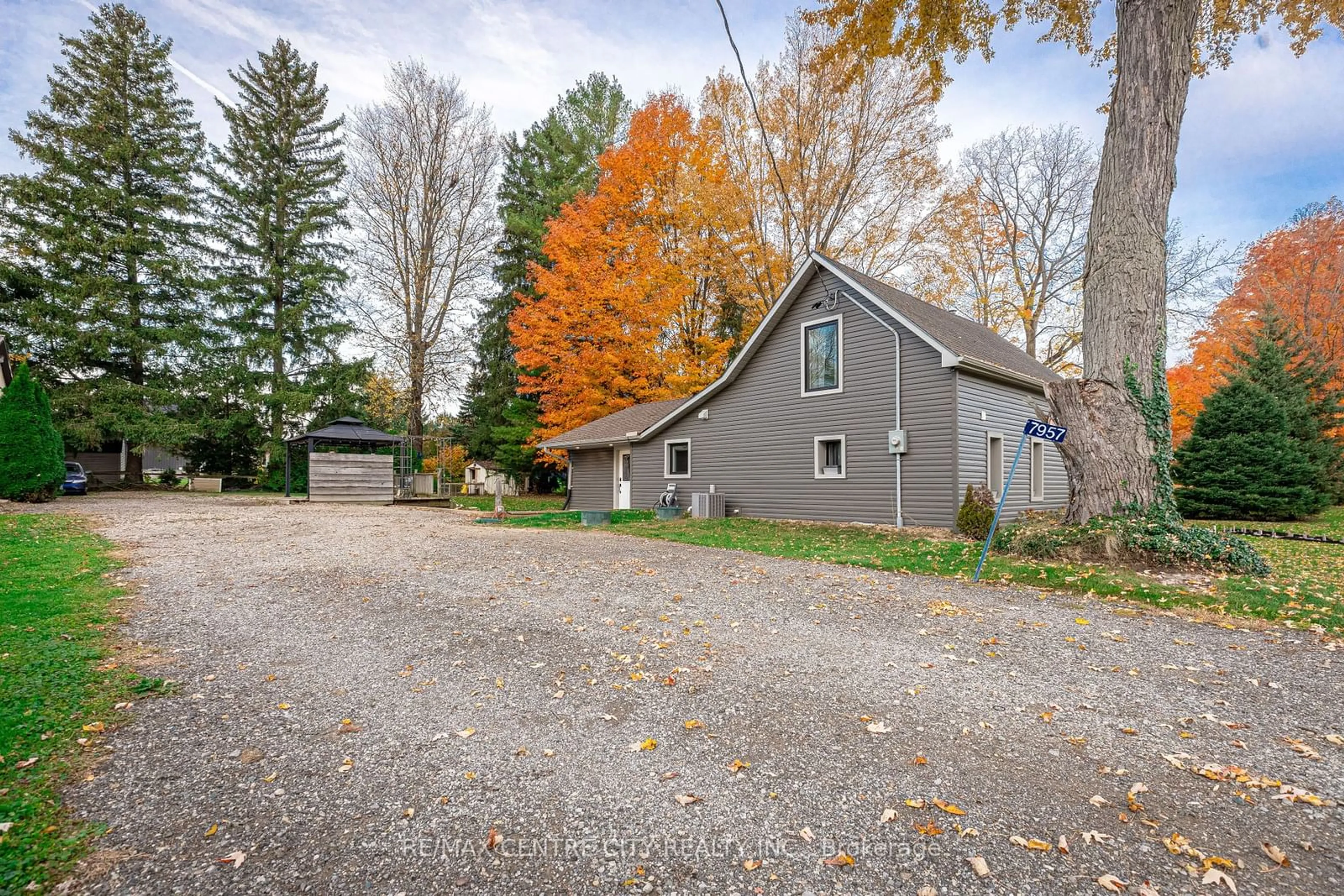 A pic from exterior of the house or condo, cottage for 7957 Argyle St, Southwold Ontario N0L 1K0