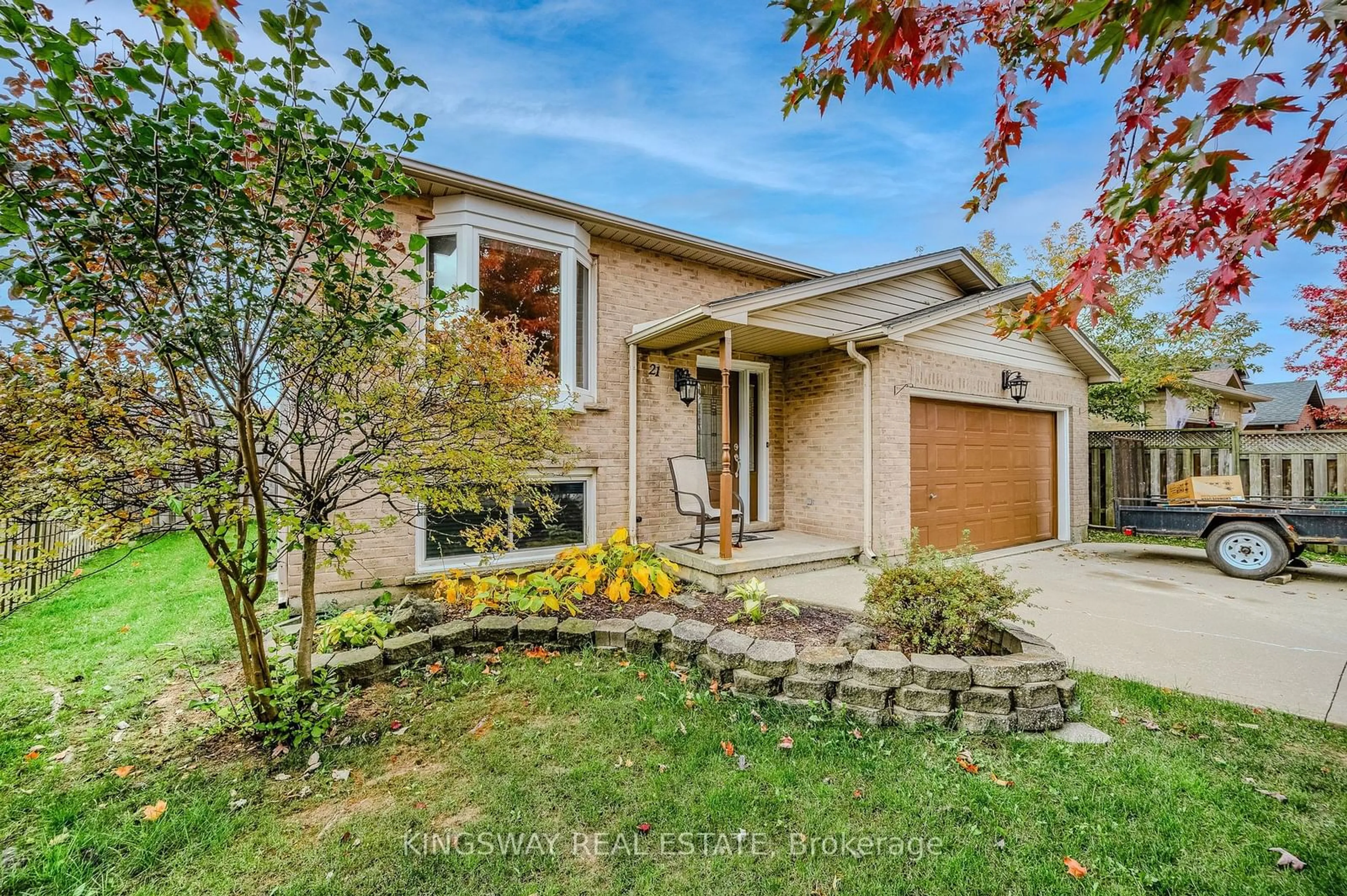 Frontside or backside of a home, the street view for 21 Longview Rd, Hamilton Ontario L0R 1W0