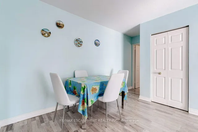 Additional property image - 2373 King St Unit 17