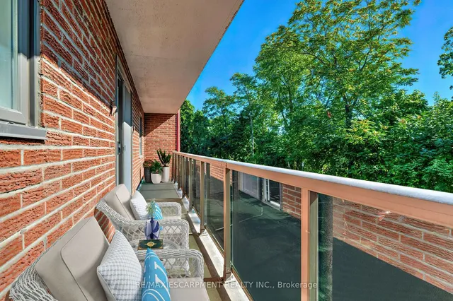Additional property image - 2373 King St Unit 17