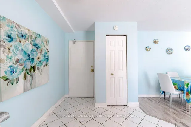 Additional property image - 2373 King St Unit 17