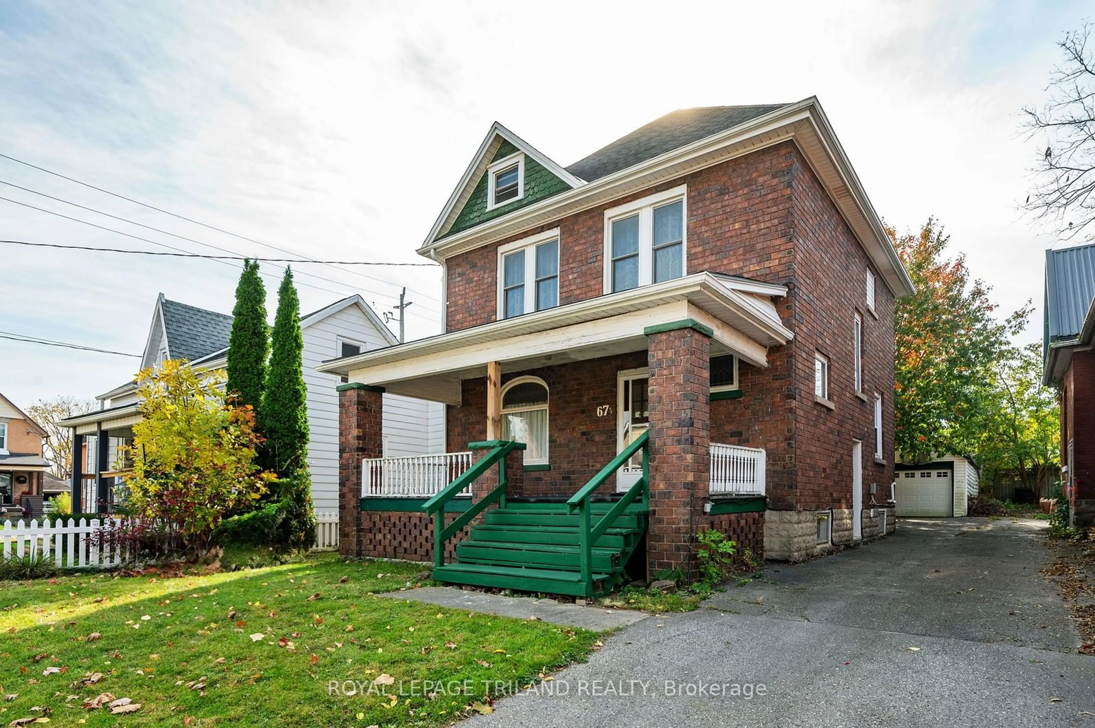 Frontside or backside of a home, the front or back of building for 67.5 CHESTNUT St, St. Thomas Ontario N5R 2A8