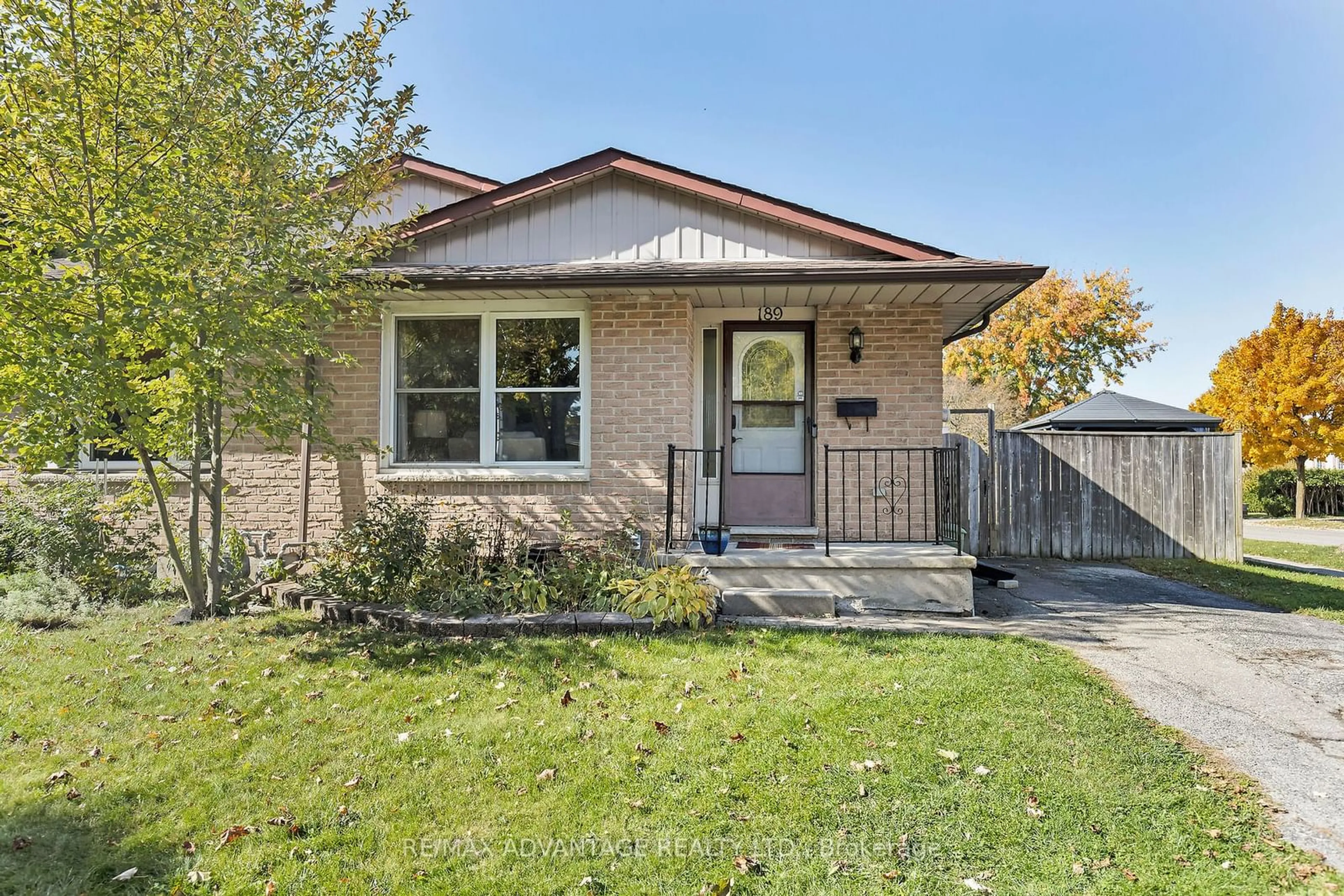 Home with brick exterior material for 189 Brunswick Cres, London Ontario N6G 3L1