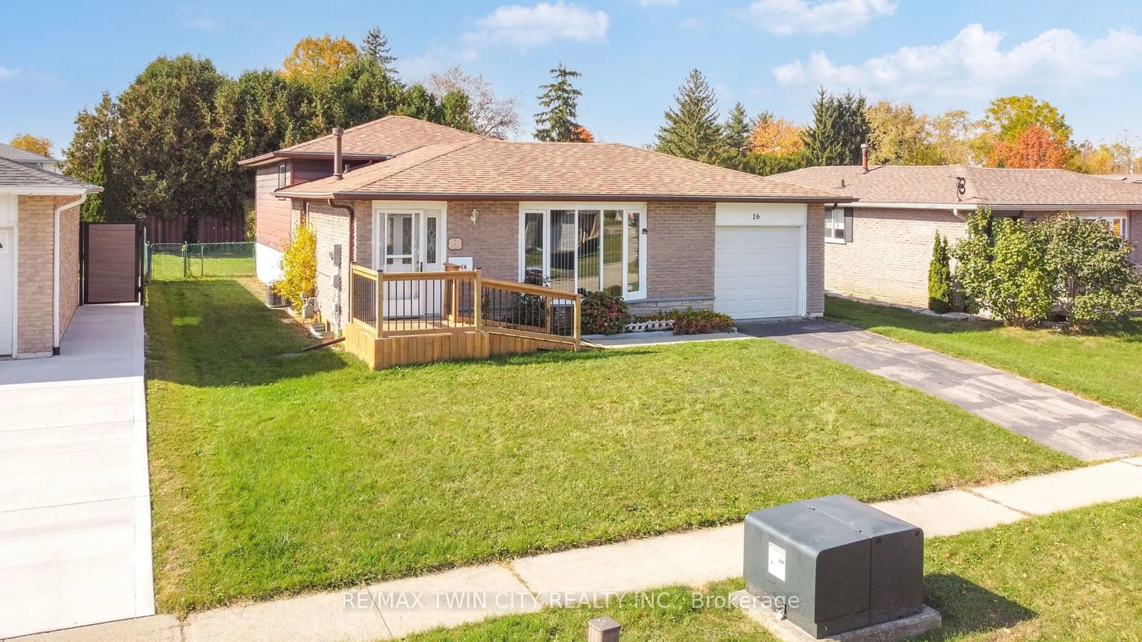 Frontside or backside of a home, the street view for 16 Larkspur Lane, Brant Ontario N3L 3P1