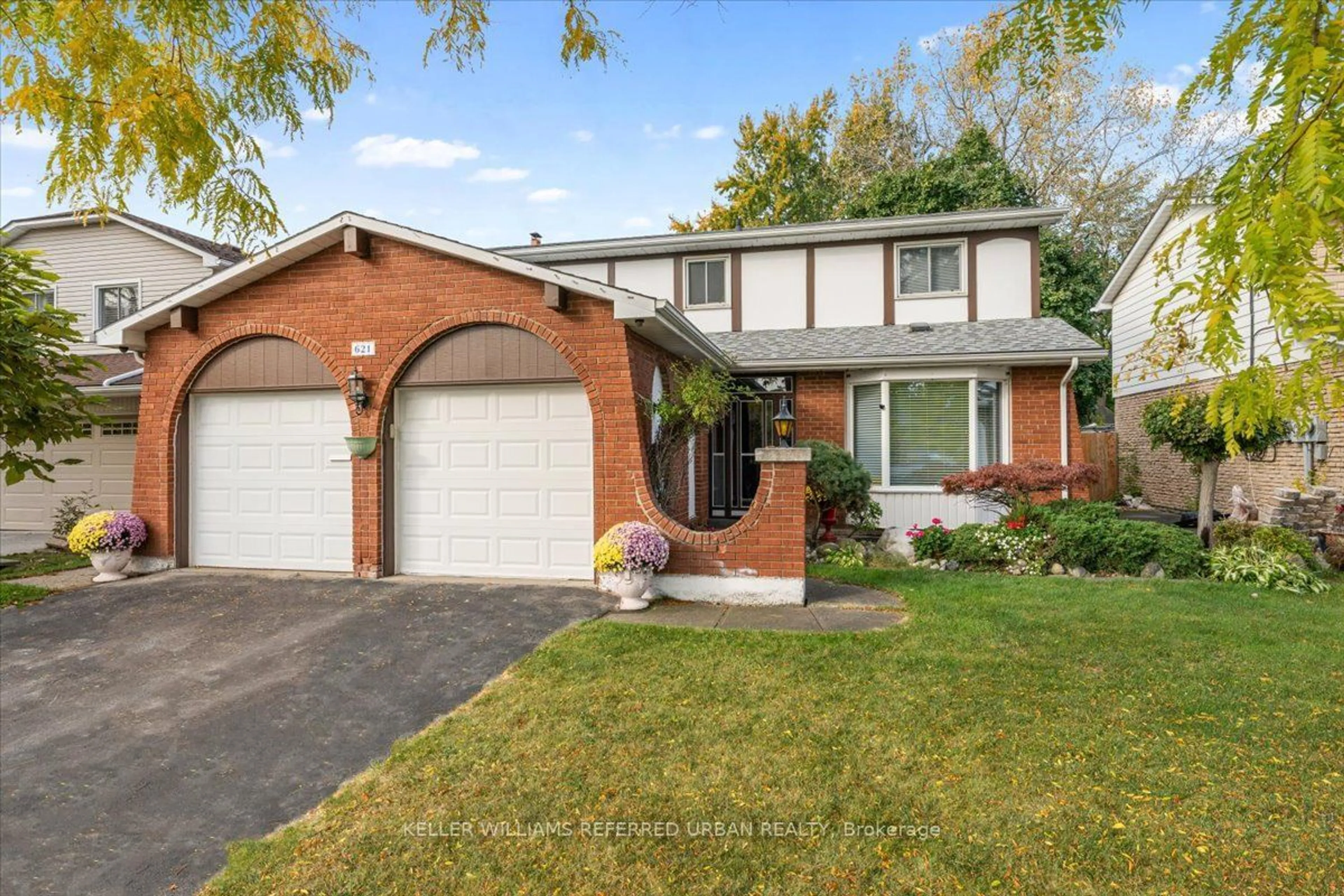 Home with brick exterior material for 621 Lake St, St. Catharines Ontario L2N 6H4