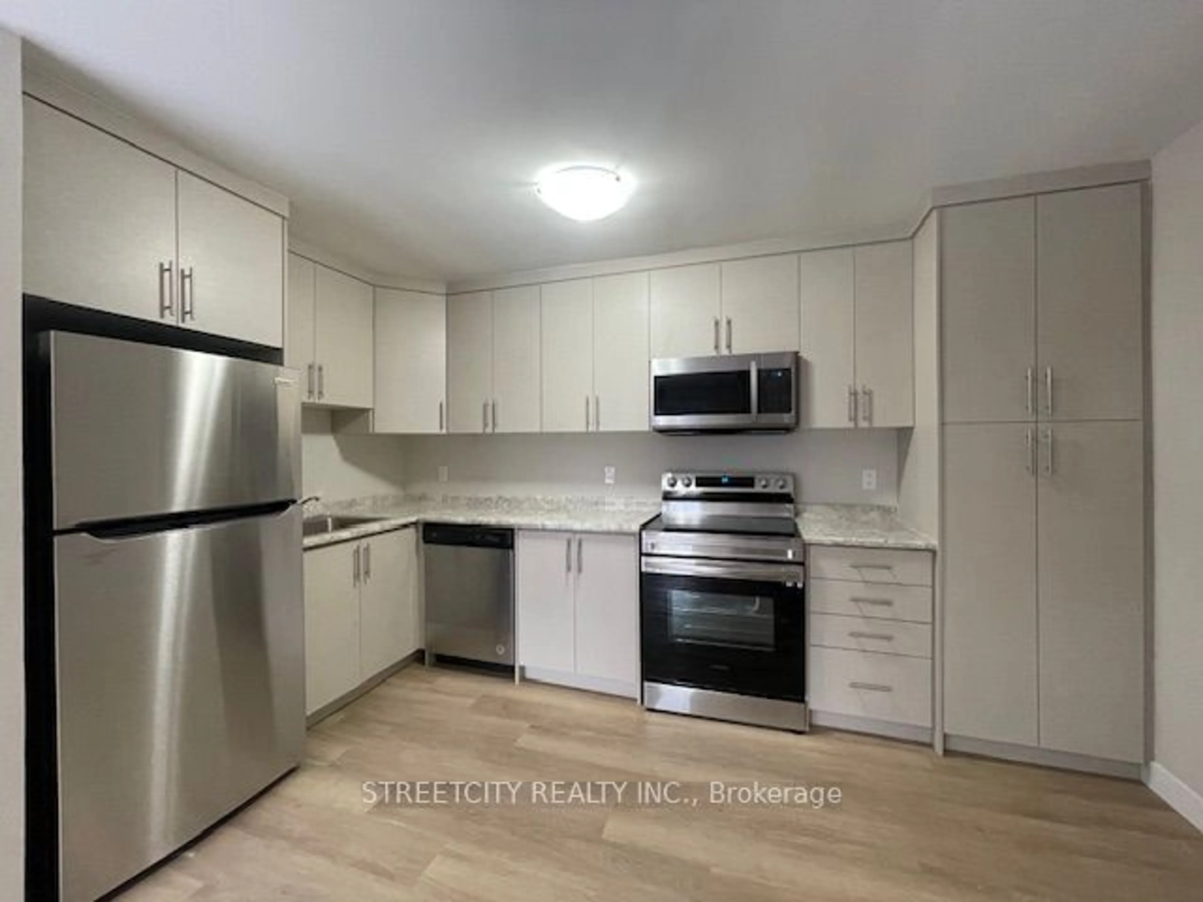 Standard kitchen for 1875 Wavell St, London Ontario N5W 2E3