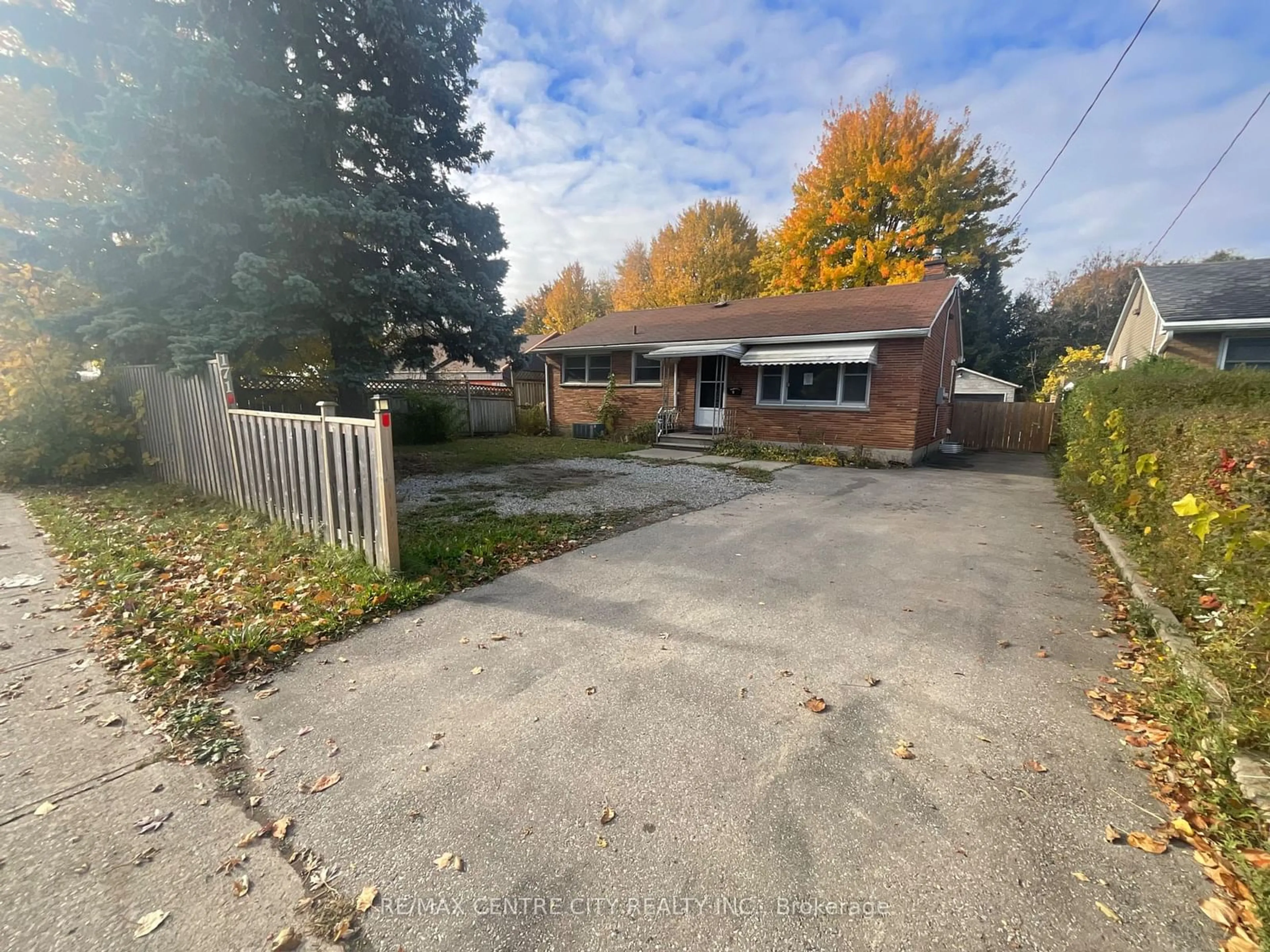 Frontside or backside of a home, the street view for 171 Clarke Rd, London Ontario N5W 5E3