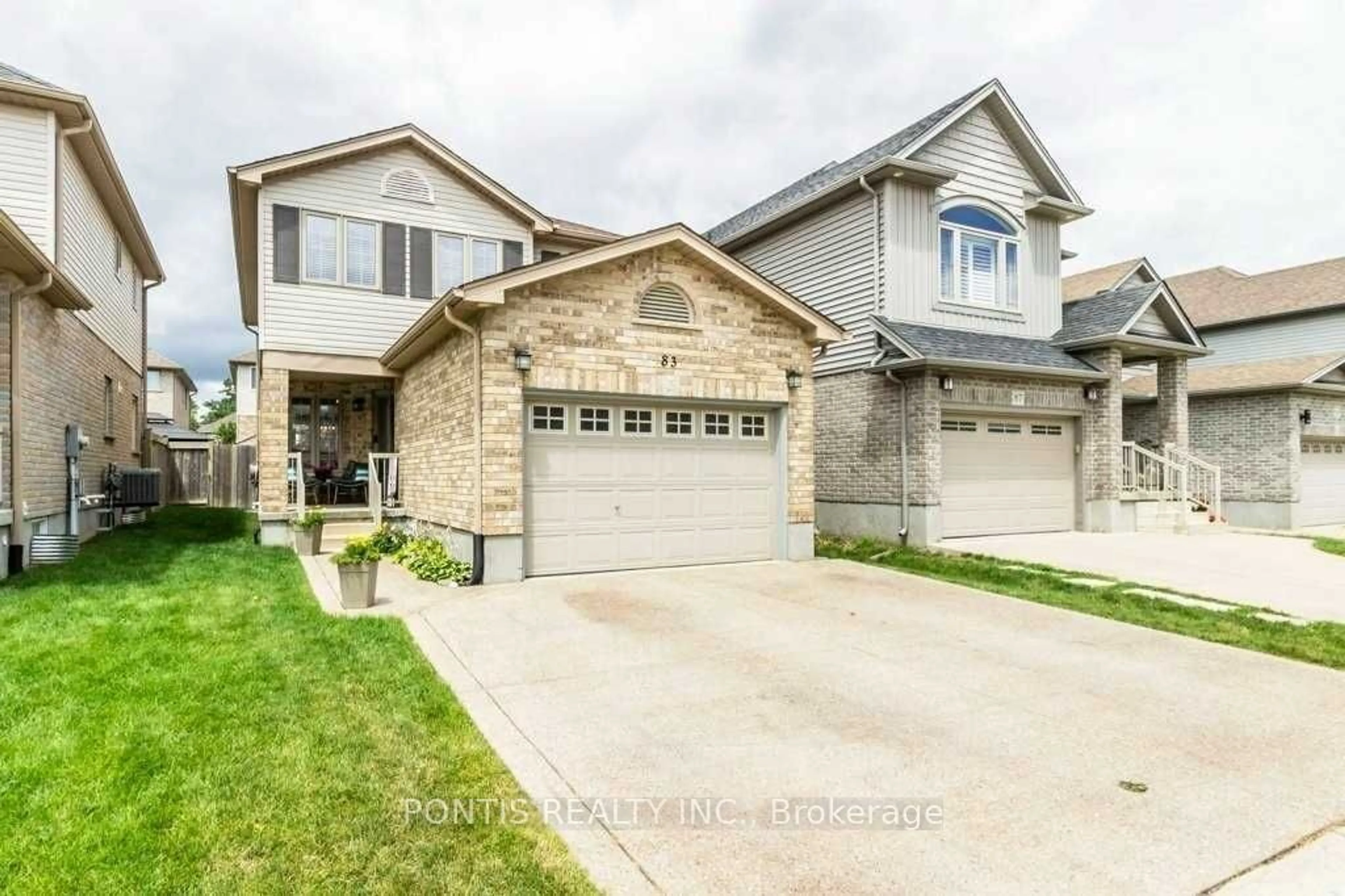 Frontside or backside of a home, the street view for 83 Hinrichs Cres, Cambridge Ontario N1T 0A9