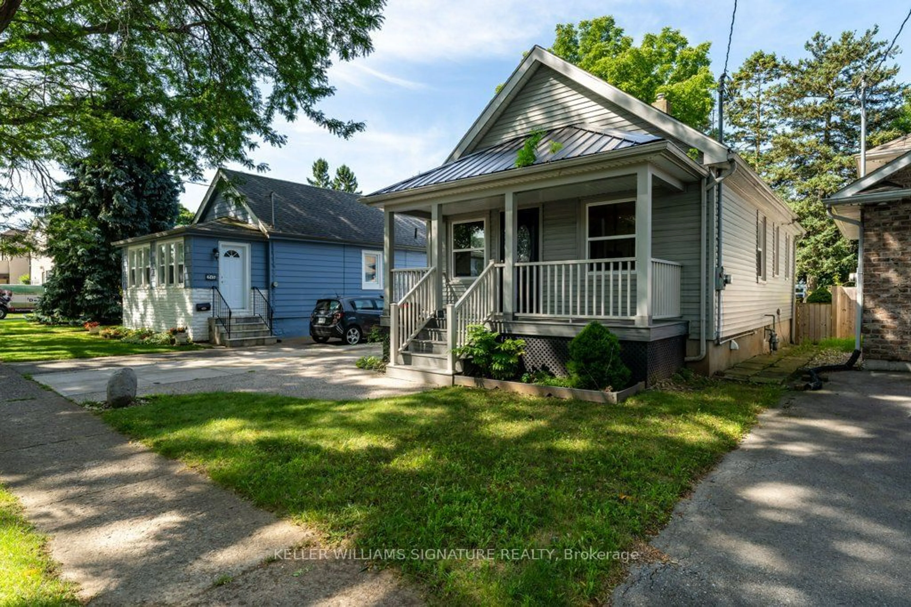 Frontside or backside of a home, cottage for 217 York St, St. Catharines Ontario L2R 6G5