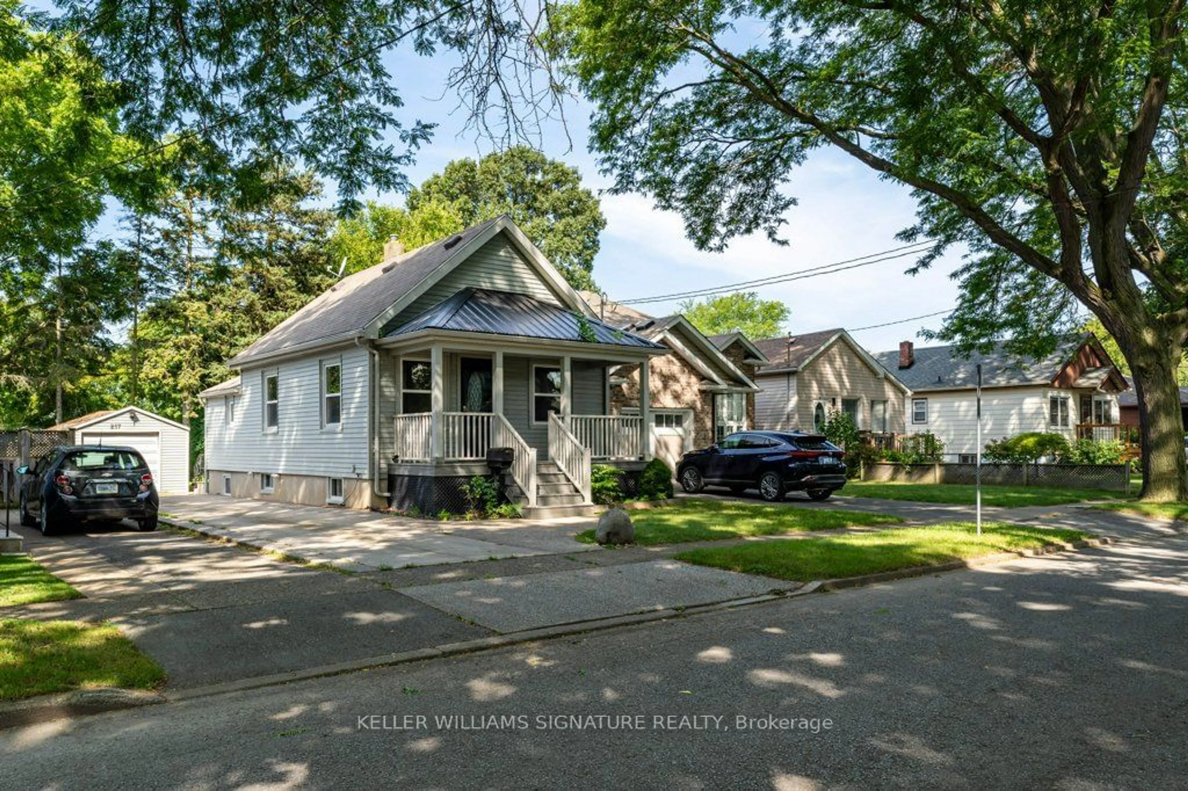 A pic from exterior of the house or condo, cottage for 217 York St, St. Catharines Ontario L2R 6G5