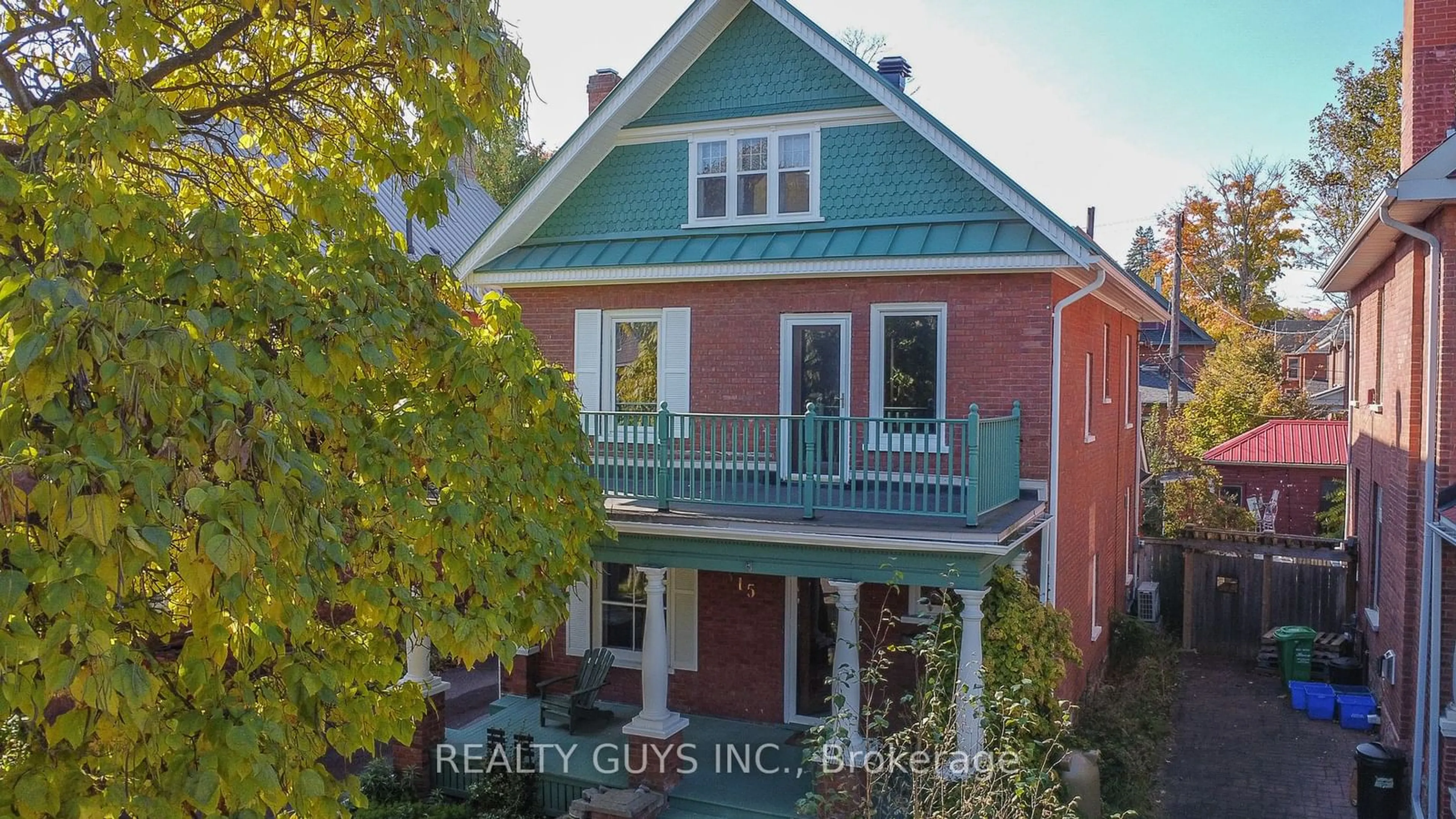 Frontside or backside of a home, the front or back of building for 315 Pearl Ave, Peterborough Ontario K9J 5G4