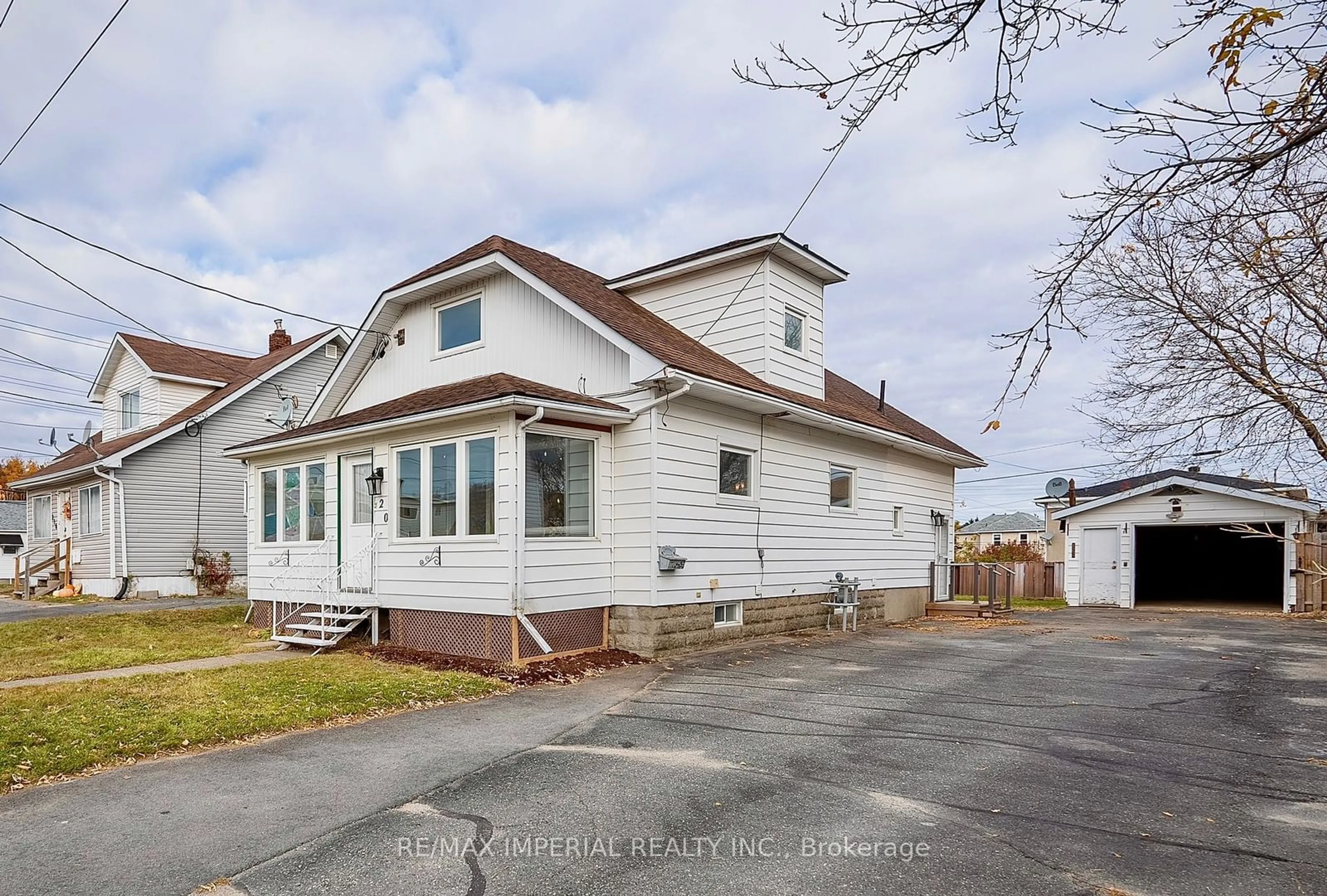 Frontside or backside of a home, cottage for 220 BOND St, Sudbury Remote Area Ontario P3C 2T5